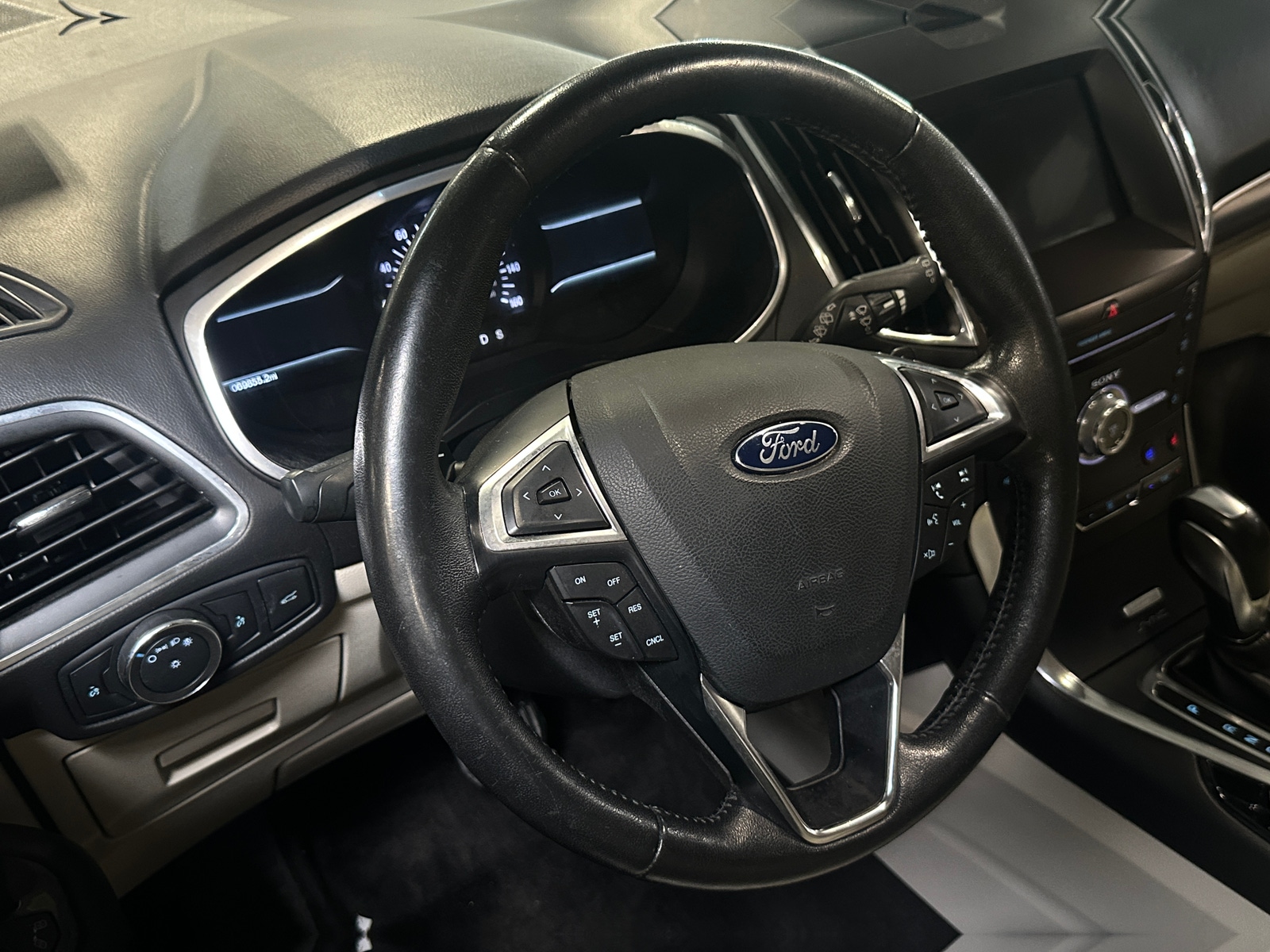 Thumbnail: 2017 Ford Edge - 4