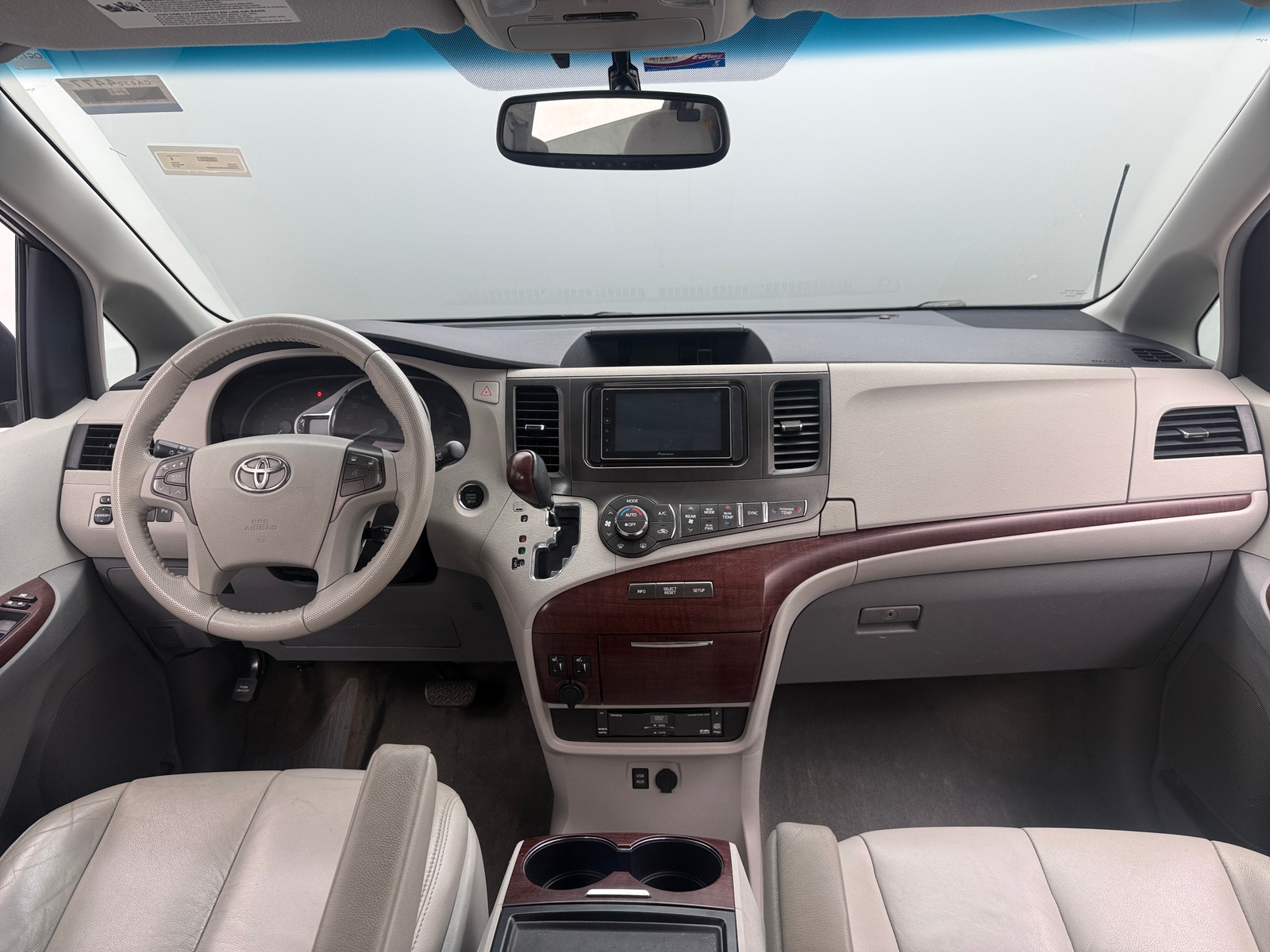 Thumbnail: 2012 Toyota Sienna - 2