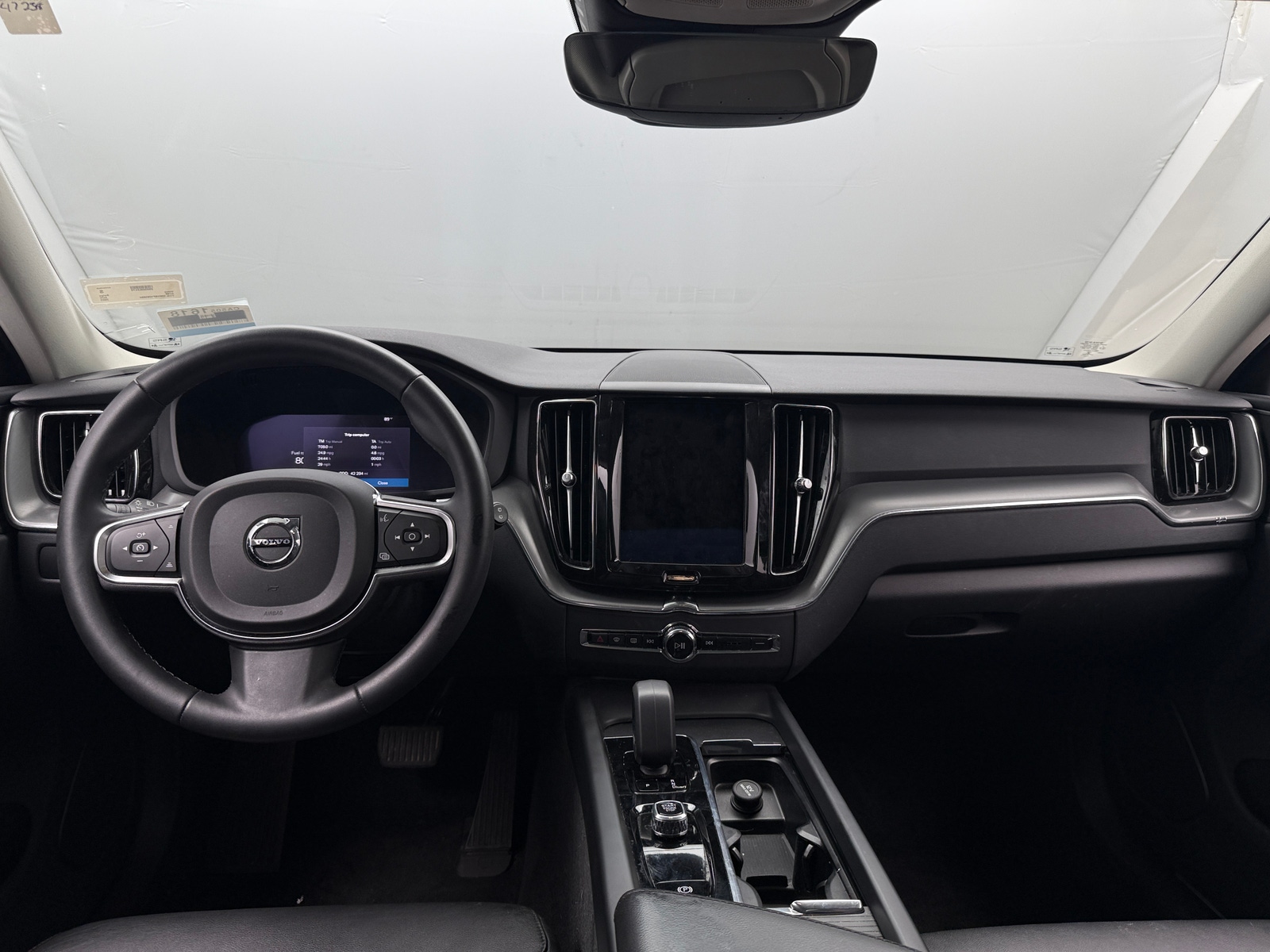 Thumbnail: 2023 Volvo XC60 - 3