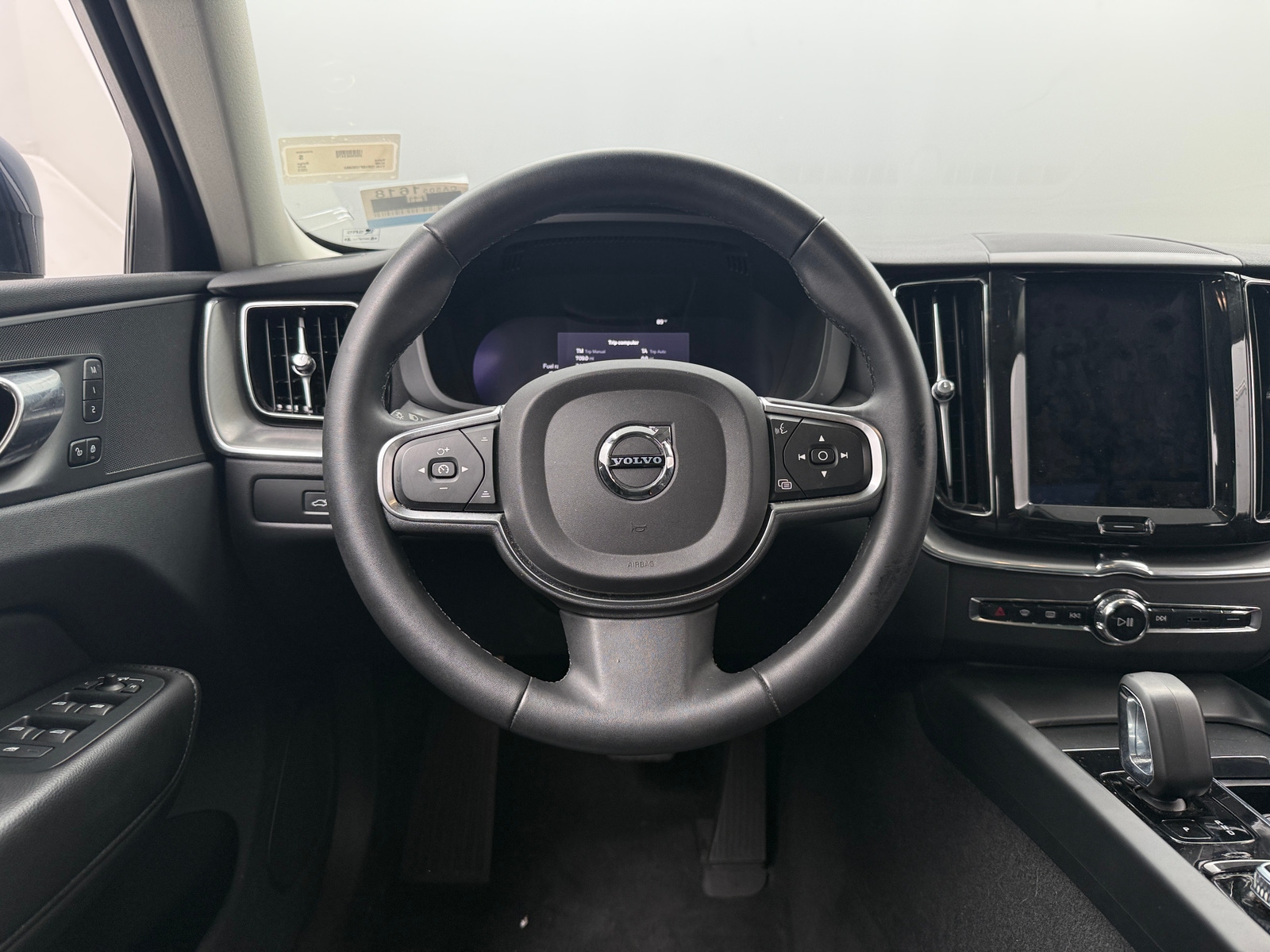 Thumbnail: 2023 Volvo XC60 - 5