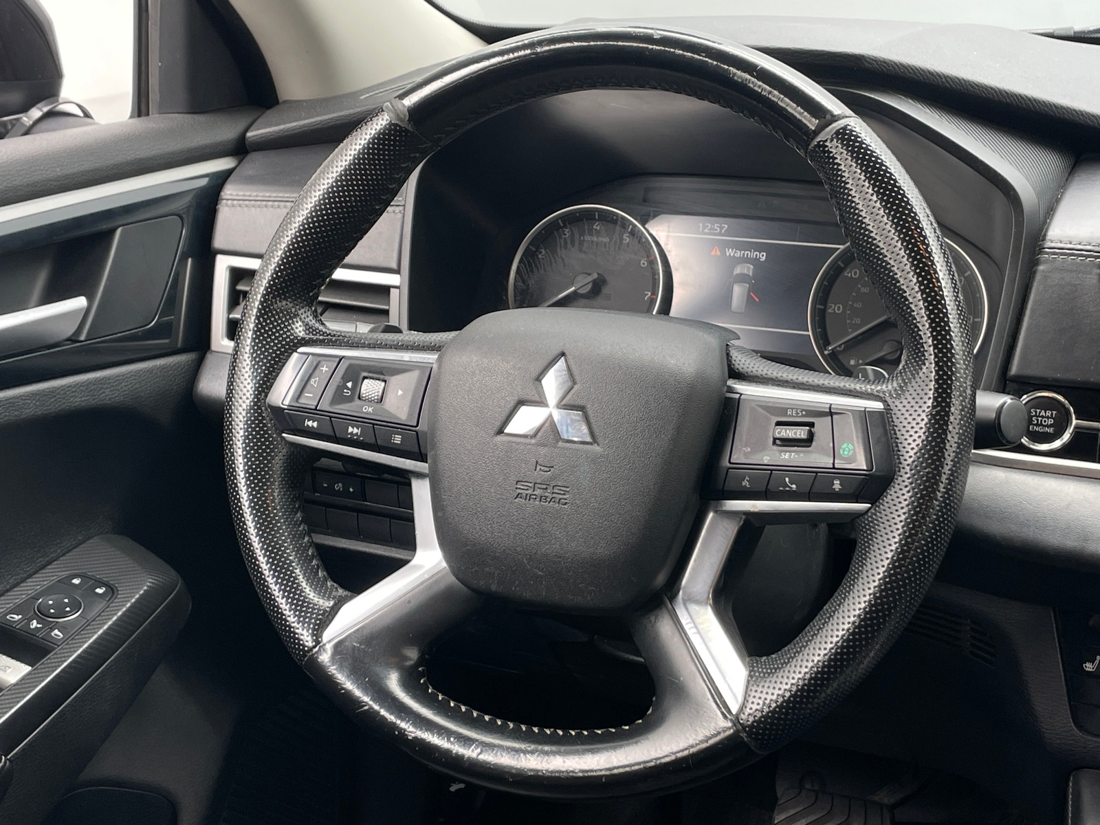 Thumbnail: 2024 Mitsubishi Outlander - 4