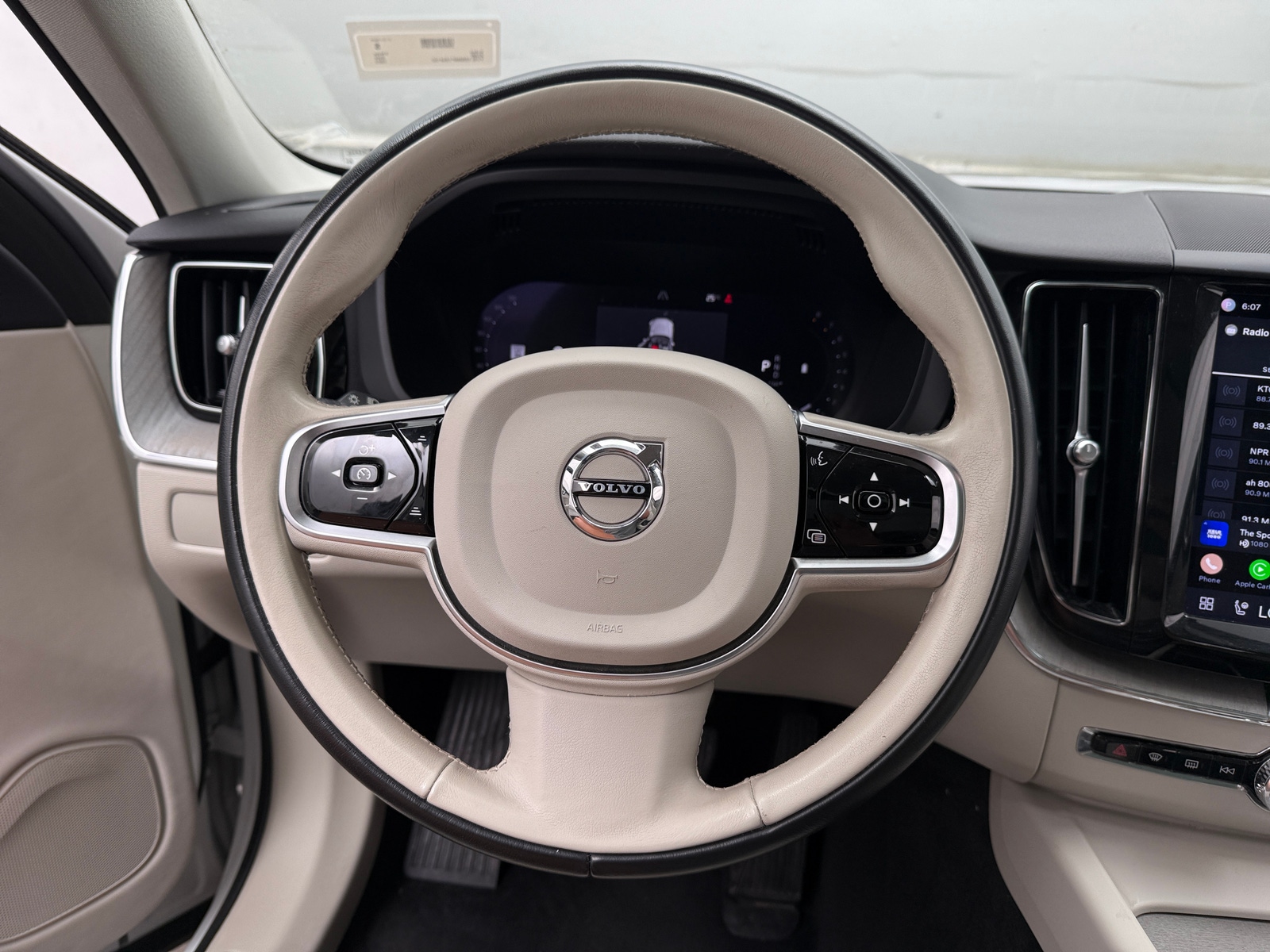 Thumbnail: 2023 Volvo XC60 - 4