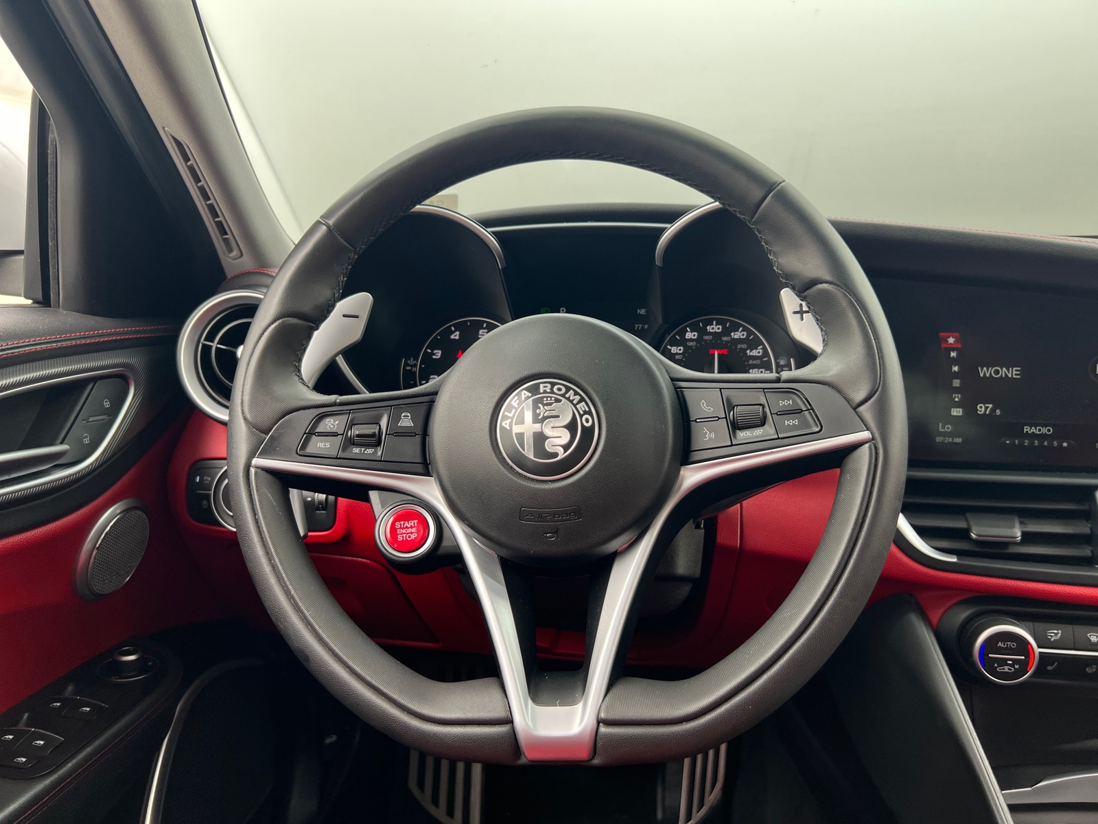 Thumbnail: 2019 Alfa Romeo Giulia - 4