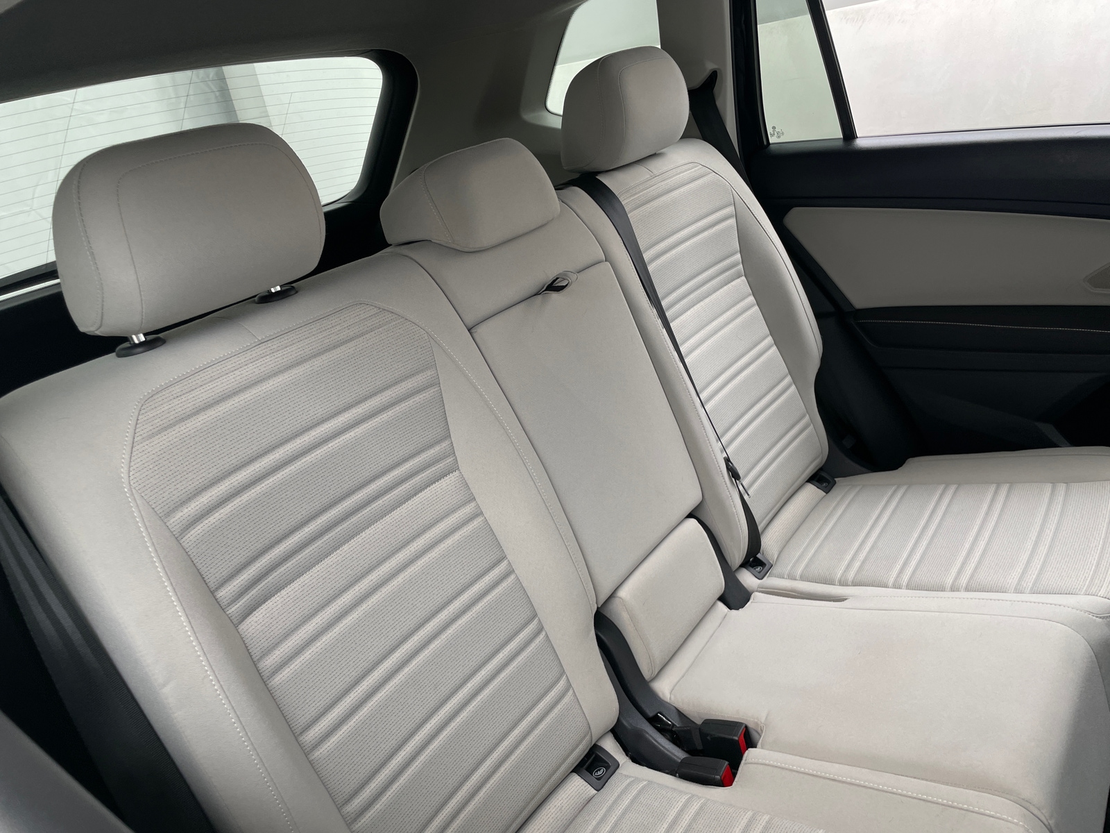 Thumbnail: 2022 Volkswagen Tiguan - 6