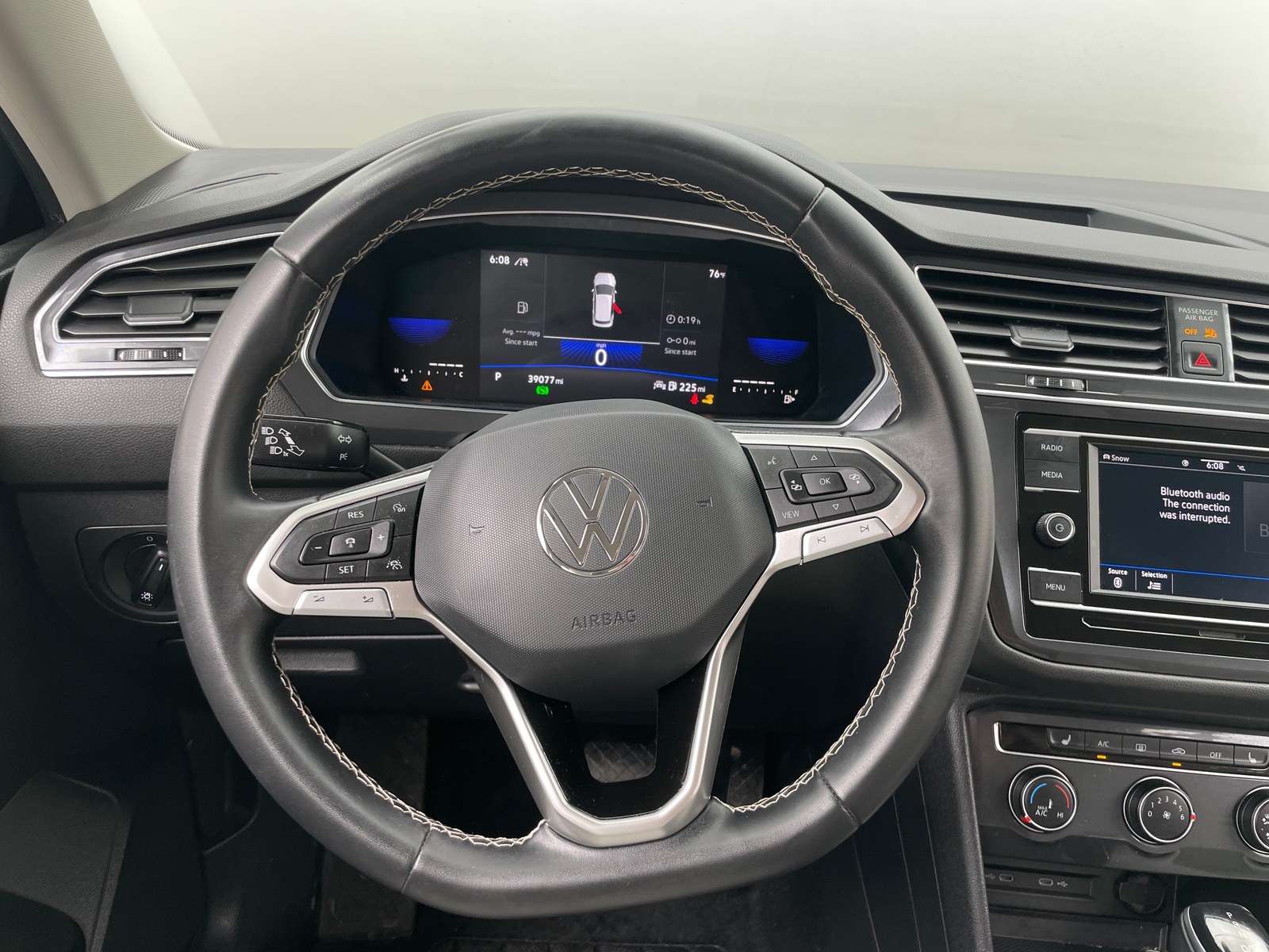Thumbnail: 2022 Volkswagen Tiguan - 5