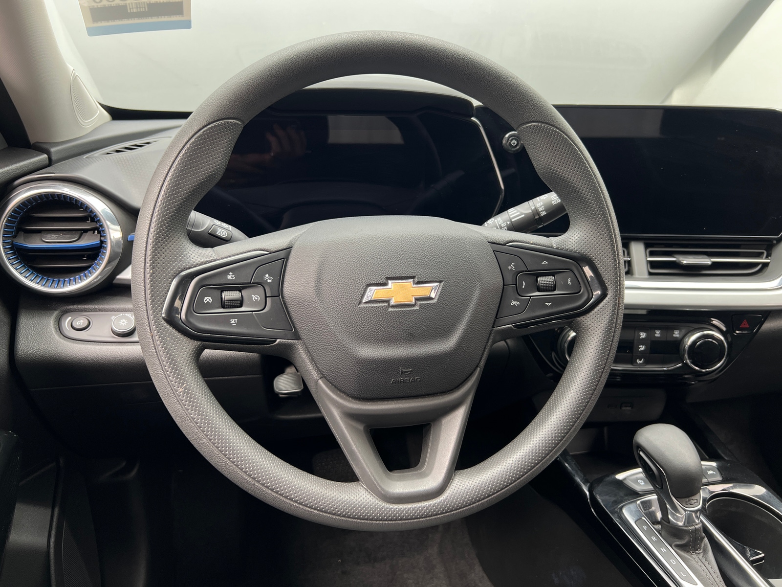 Thumbnail: 2025 Chevrolet Trax - 4