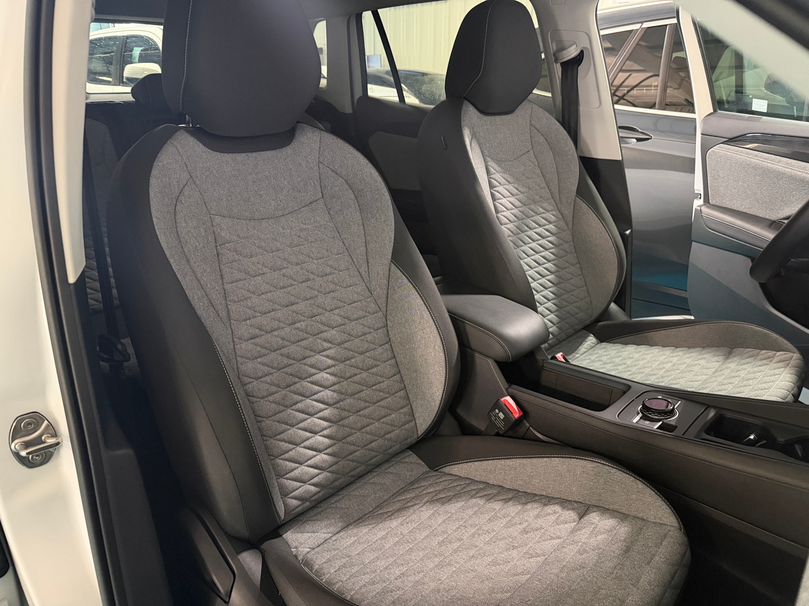Thumbnail: 2025 Volkswagen Tiguan - 2
