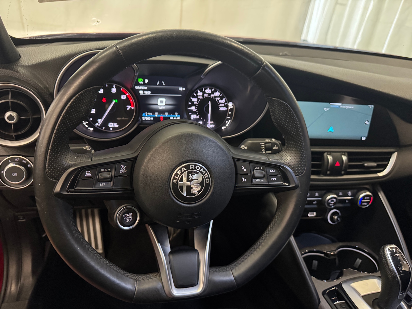 Thumbnail: 2022 Alfa Romeo Giulia - 4