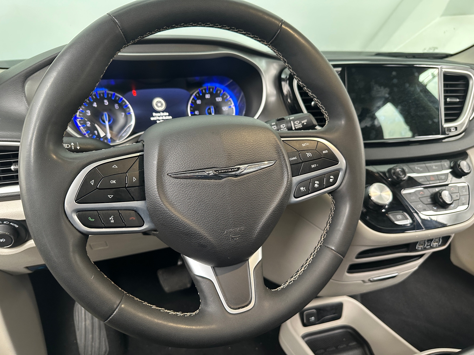 Thumbnail: 2024 Chrysler Pacifica - 4