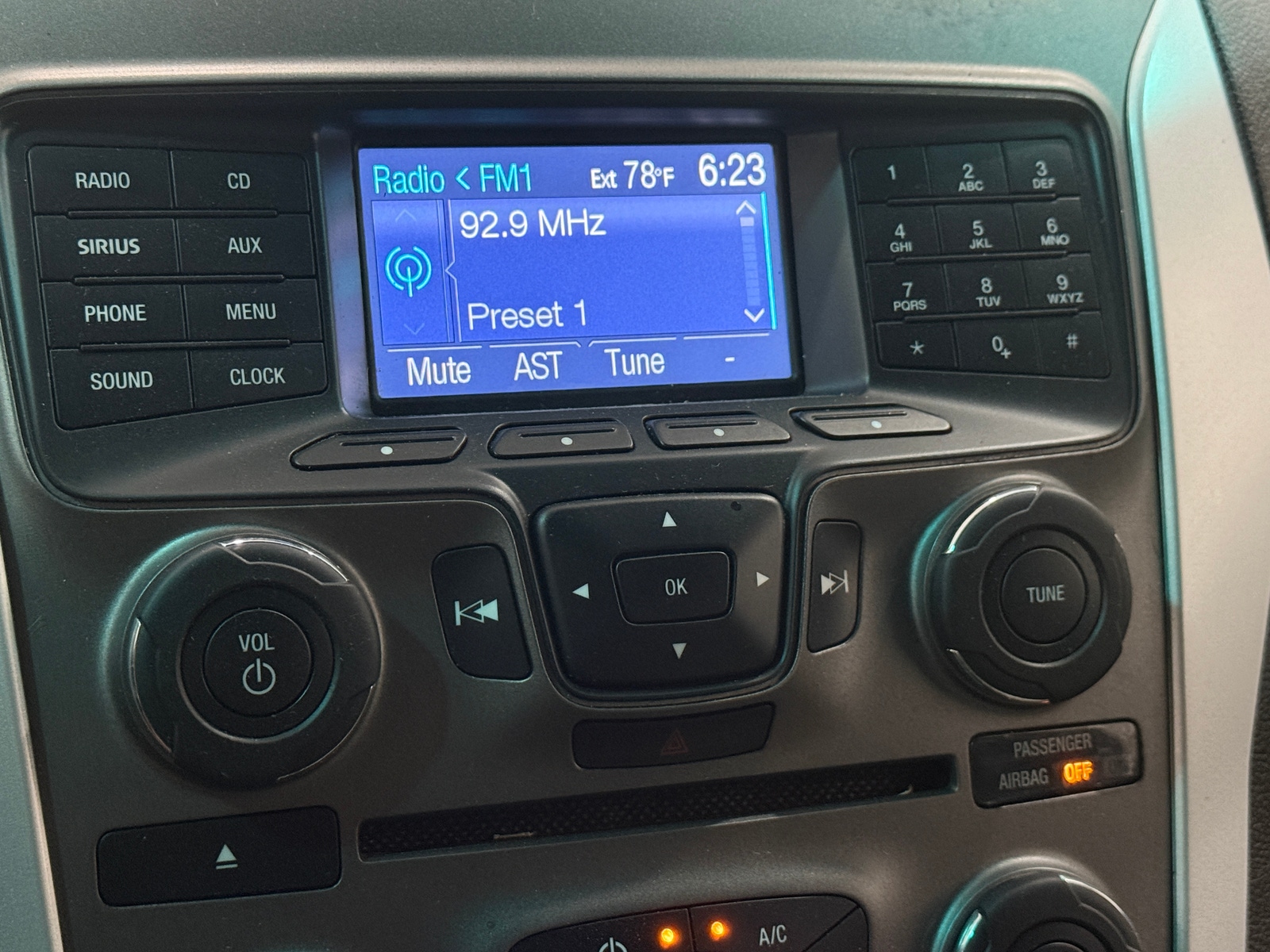 Thumbnail: 2013 Ford Explorer - 4