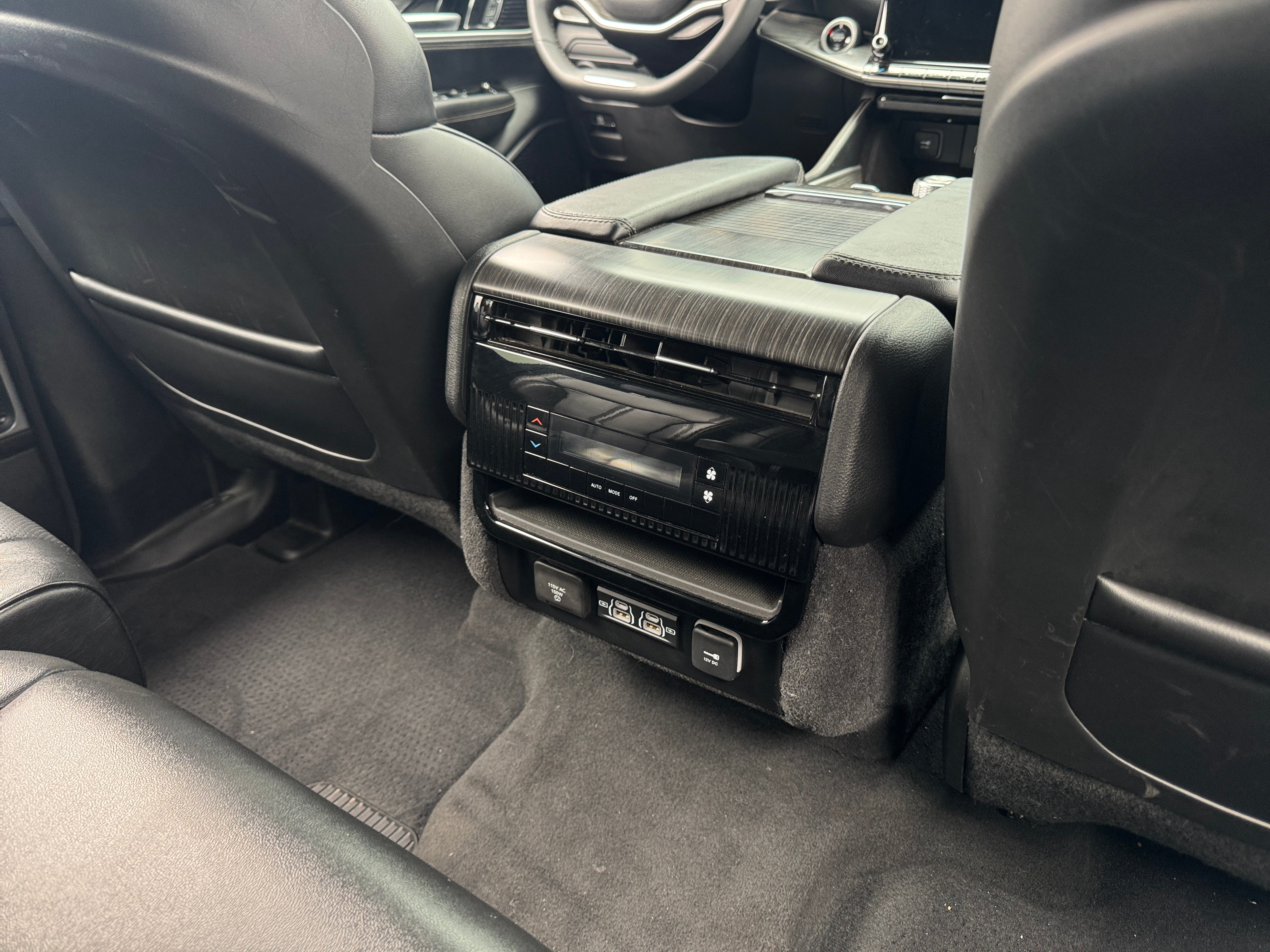 2024 Jeep Wagoneer Series II - Photo 5
