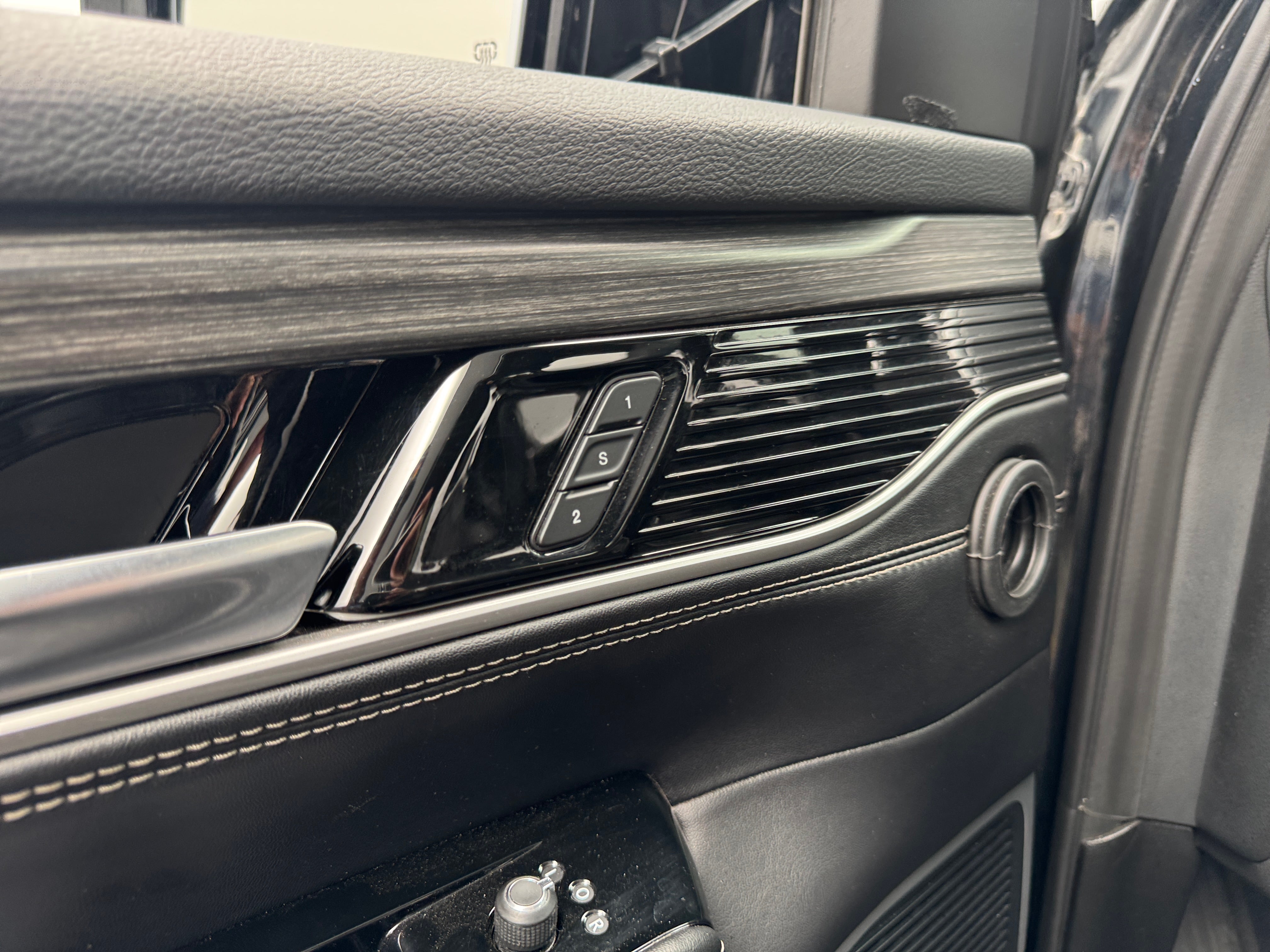 2024 Jeep Wagoneer Series II - Photo 13