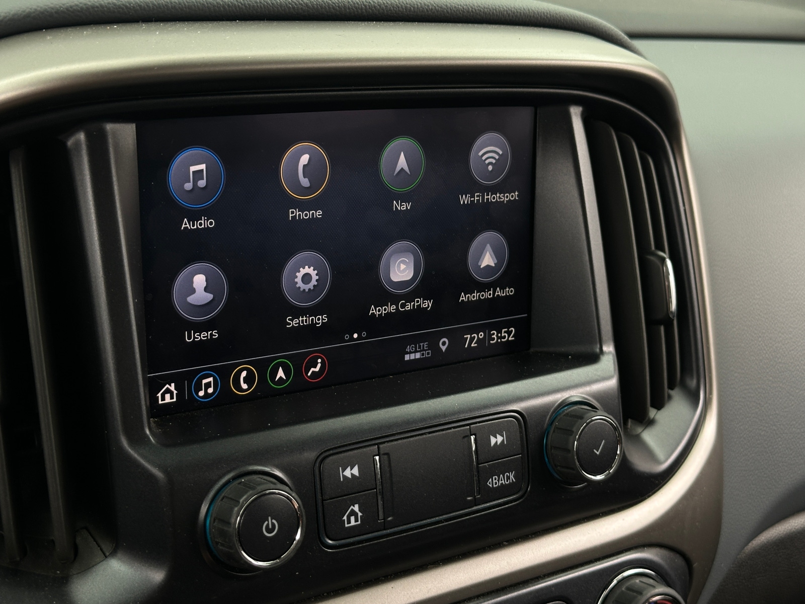 Thumbnail: 2022 Chevrolet Colorado - 3