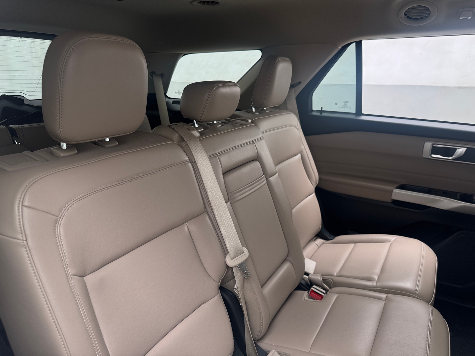 Thumbnail: 2021 Ford Explorer - 5
