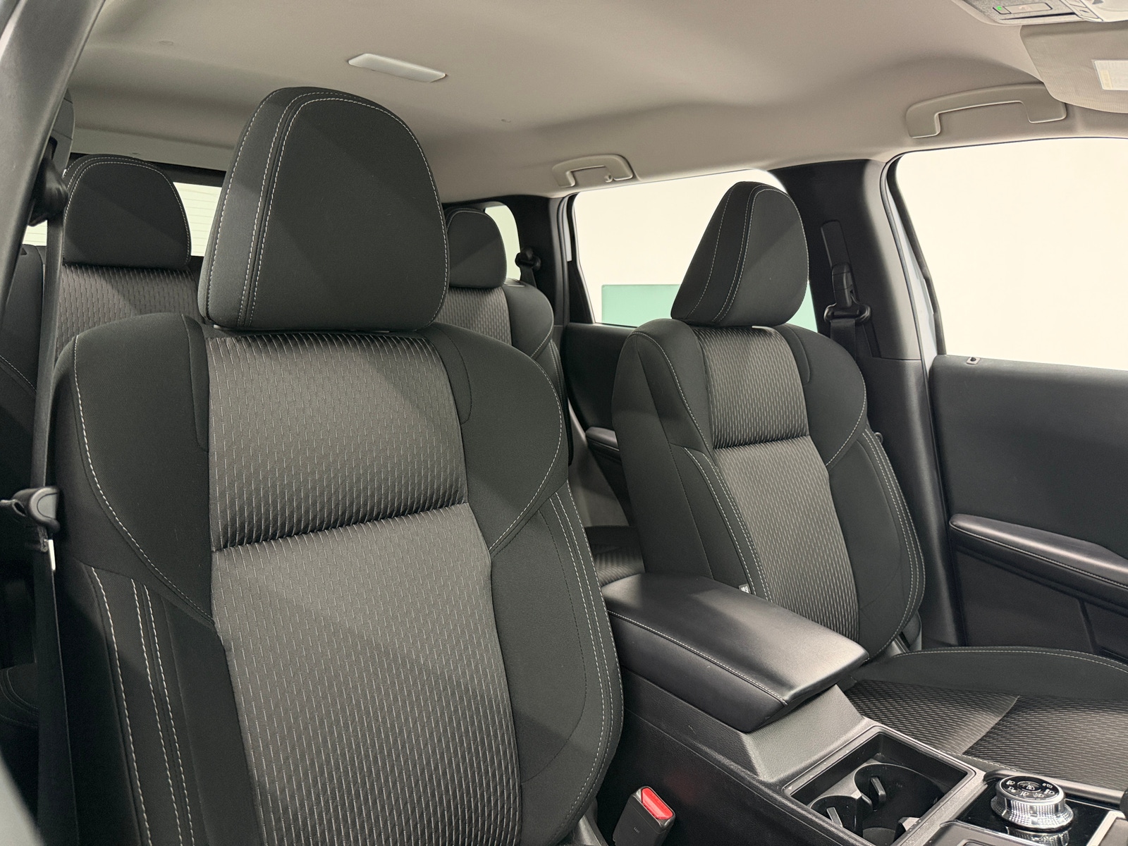 Thumbnail: 2022 Mitsubishi Outlander - 2