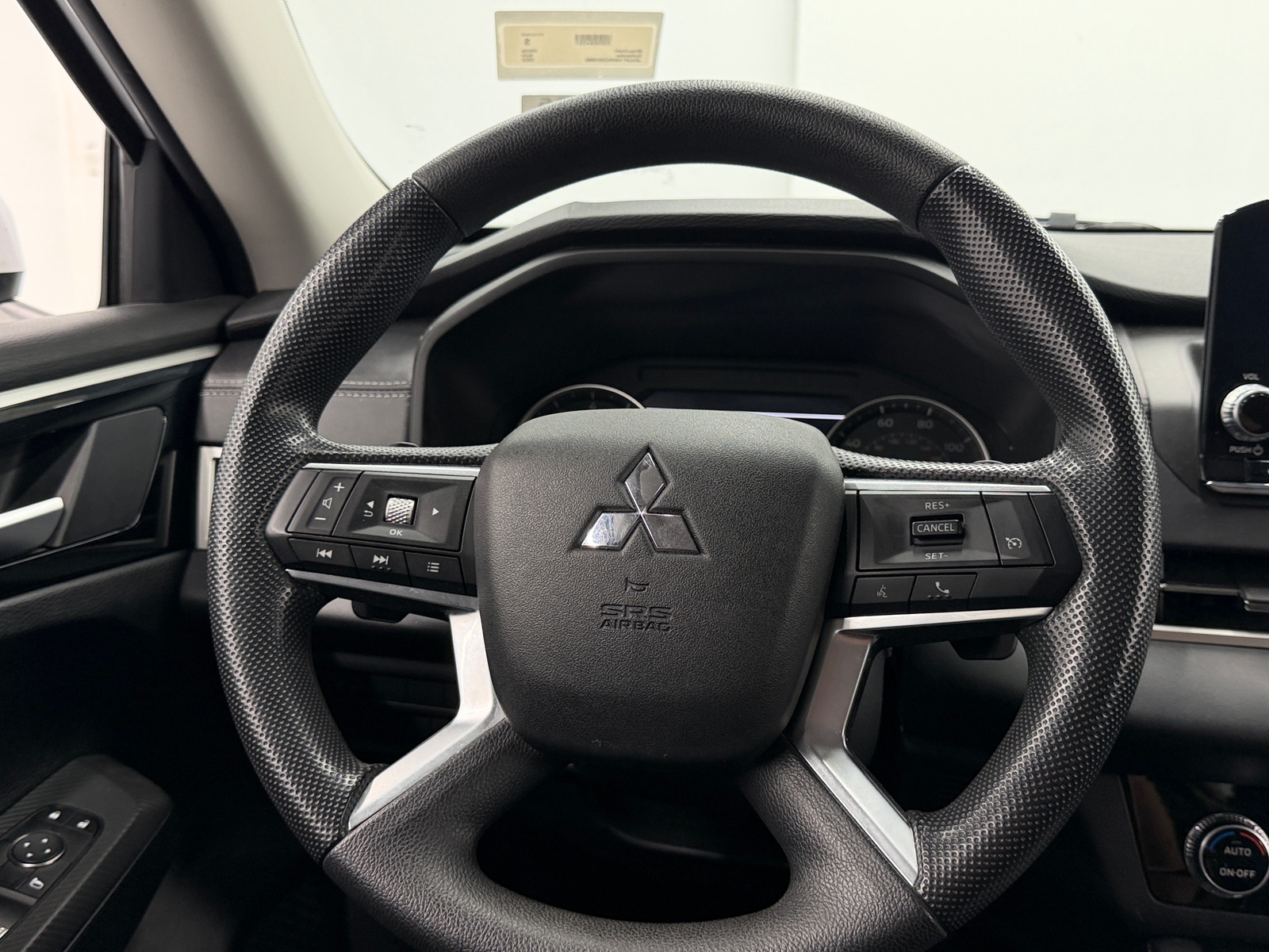 Thumbnail: 2022 Mitsubishi Outlander - 5