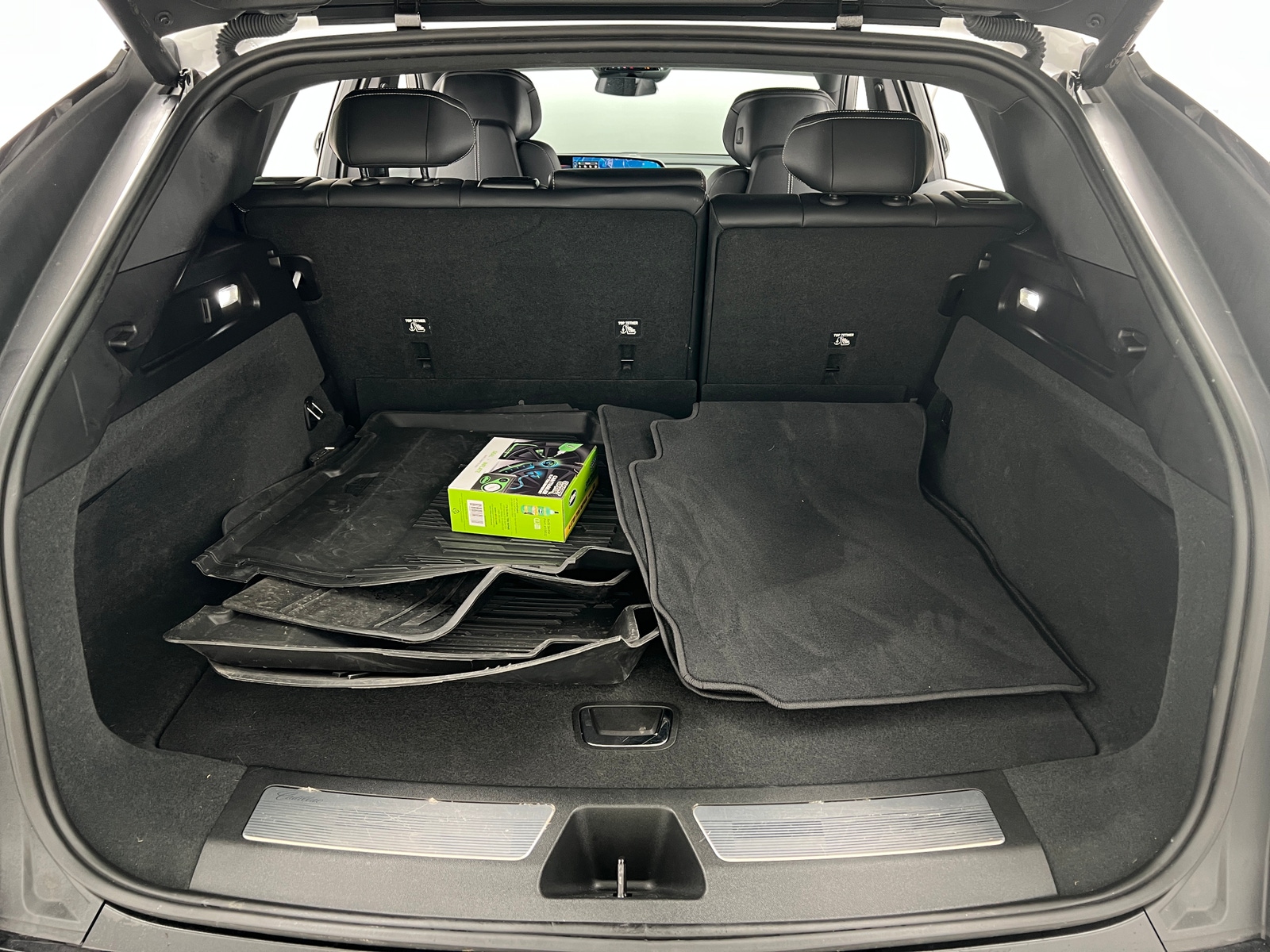 Thumbnail: 2024 Cadillac Lyriq - 6