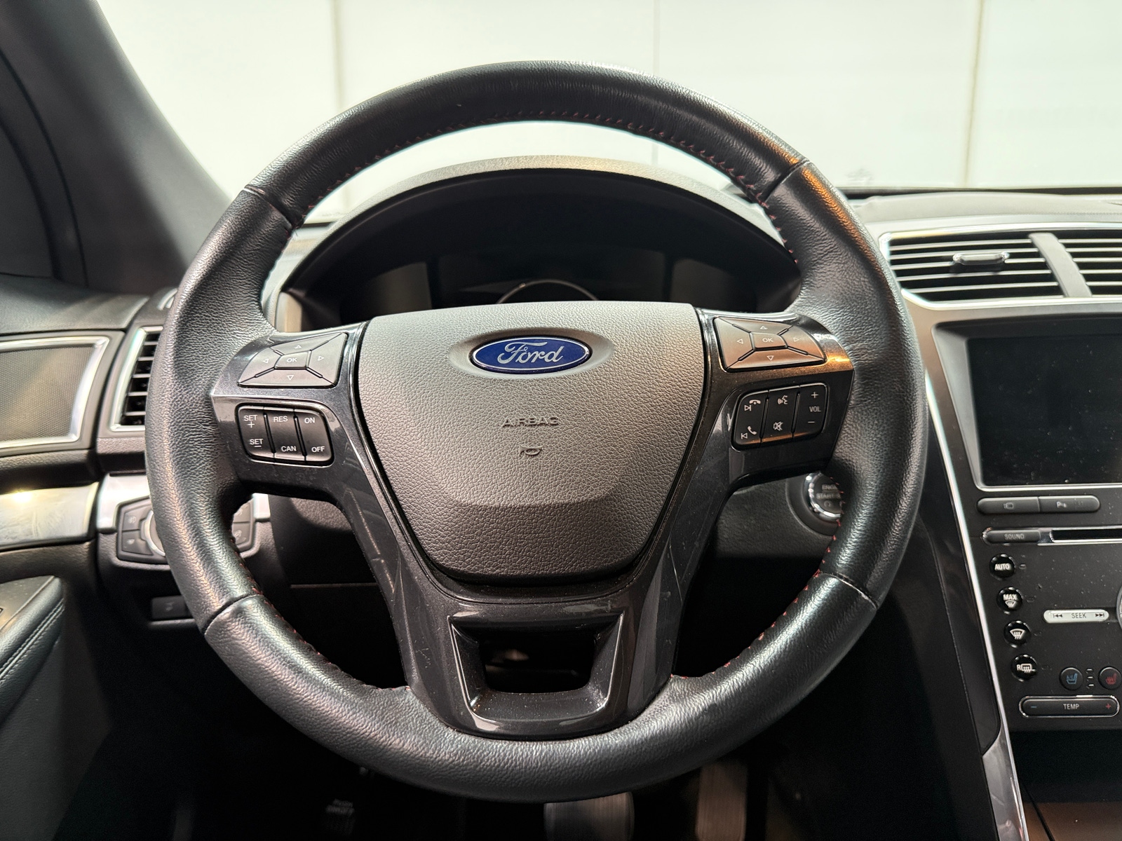 Thumbnail: 2017 Ford Explorer - 4