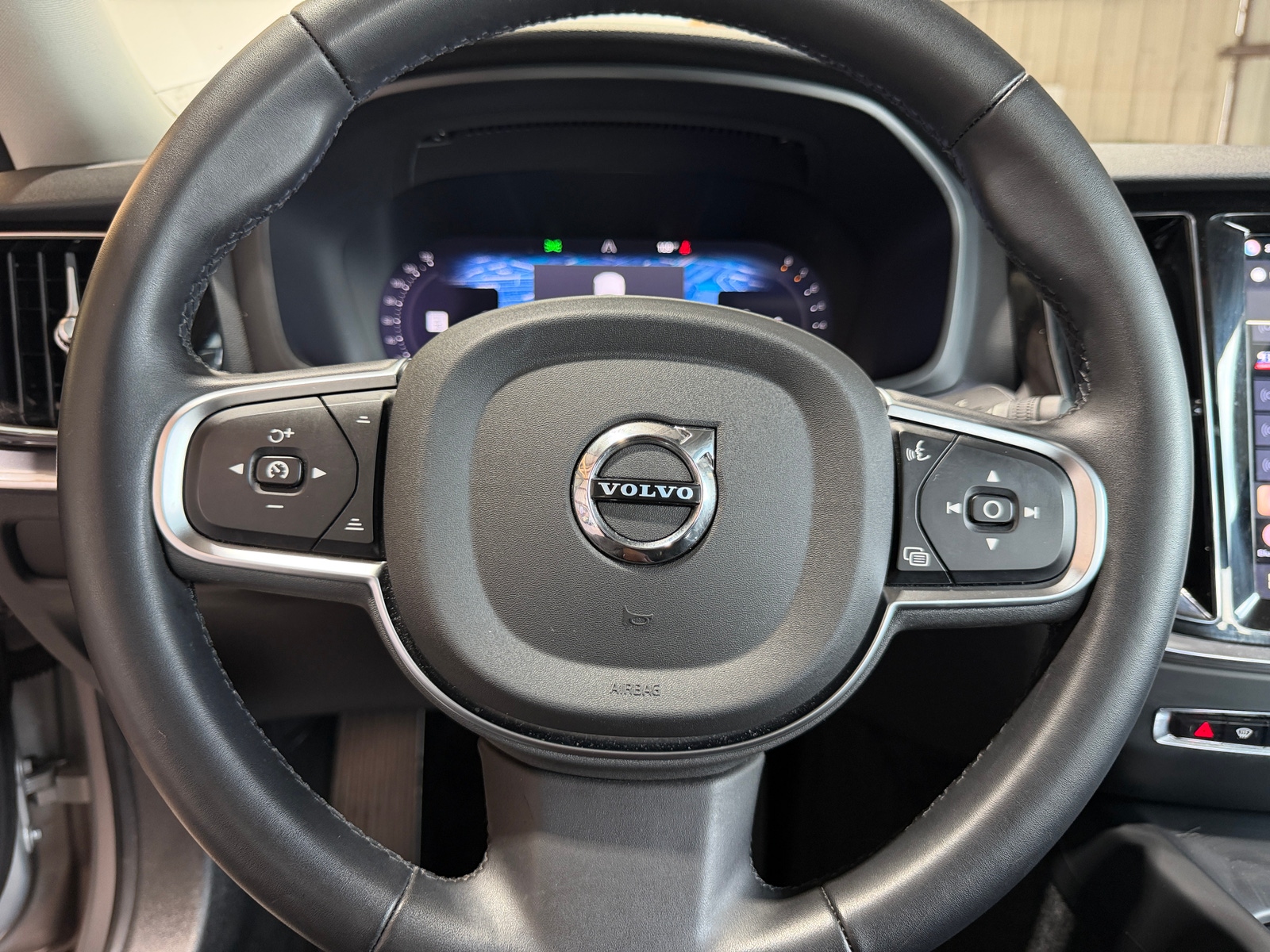 Thumbnail: 2025 Volvo S60 - 4