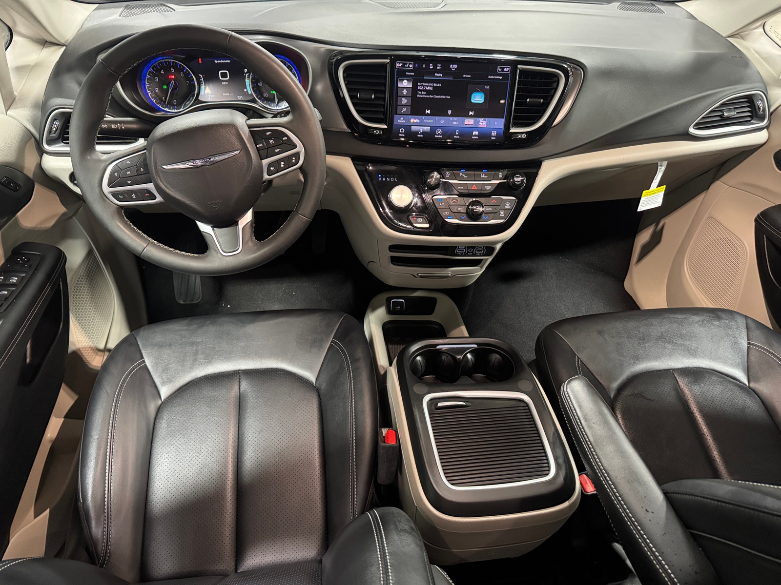 Thumbnail: 2024 Chrysler Pacifica - 2