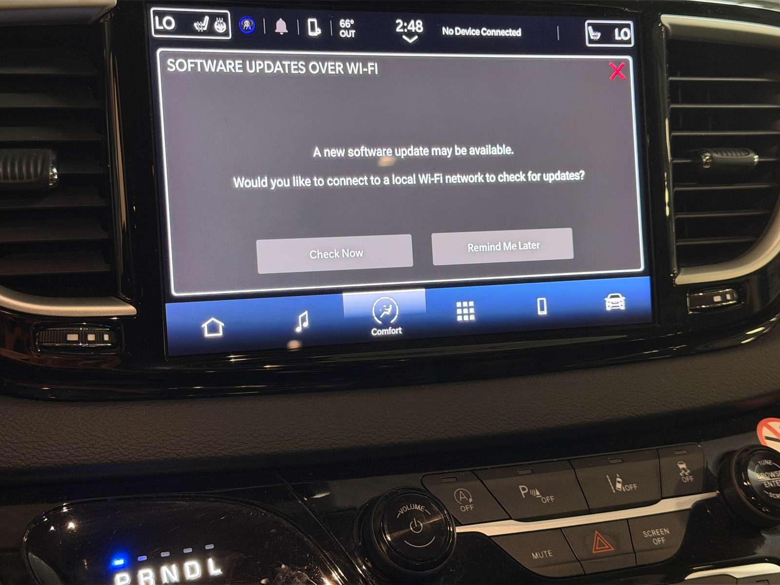Thumbnail: 2023 Chrysler Pacifica - 3