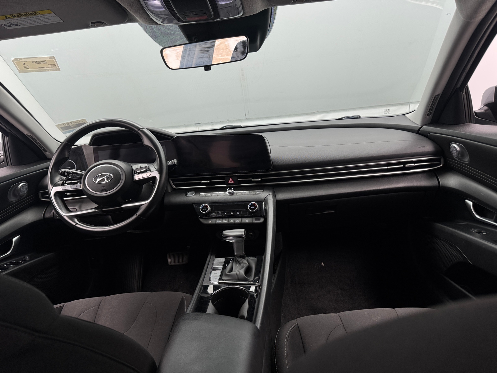 Thumbnail: 2023 Hyundai Elantra - 3