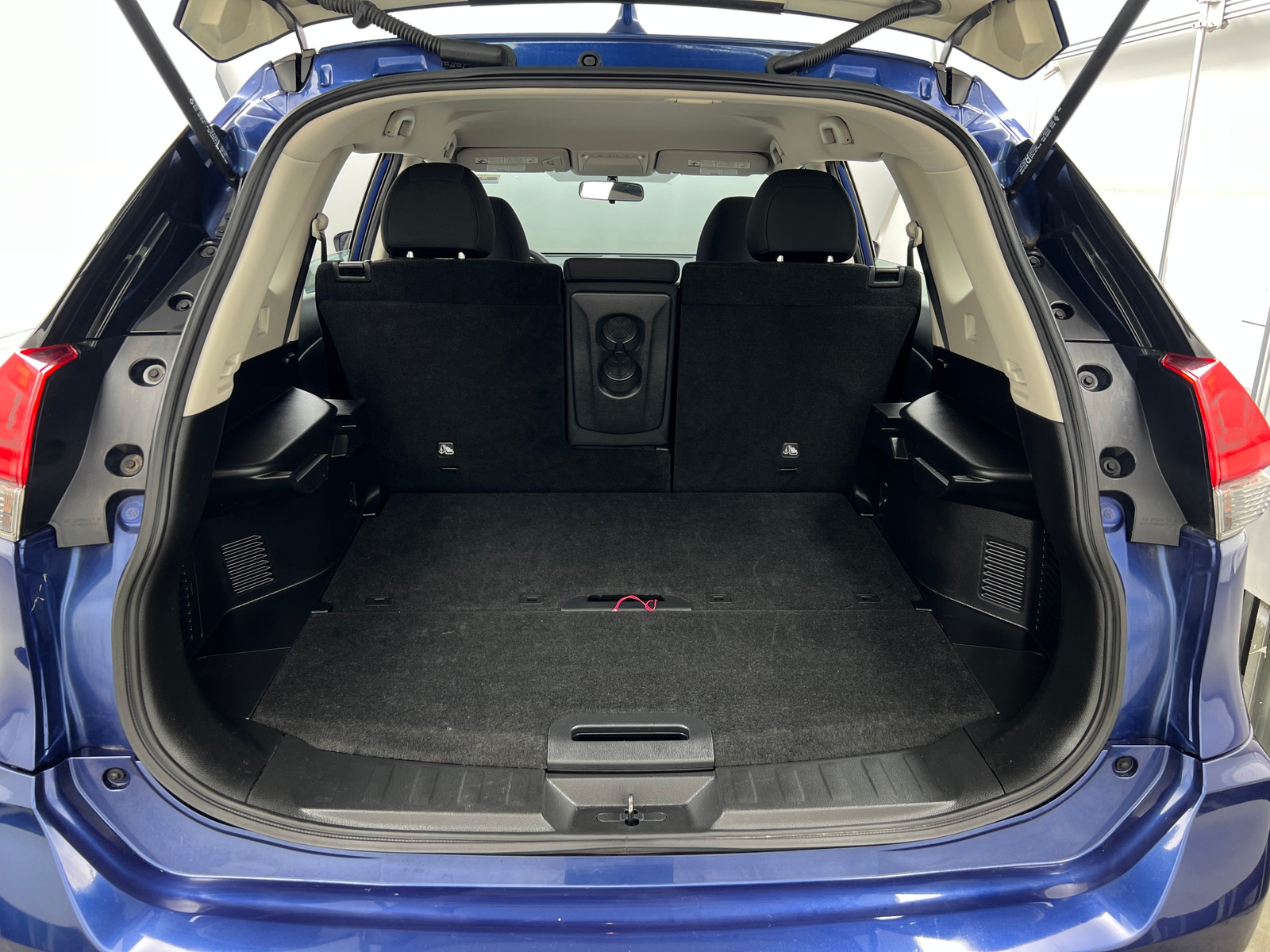 Thumbnail: 2018 Nissan Rogue - 7