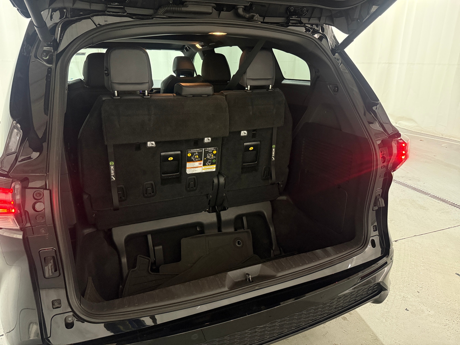 Thumbnail: 2022 Toyota Sienna - 6