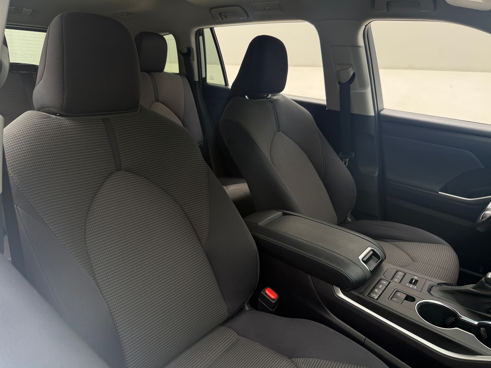 Thumbnail: 2022 Toyota Highlander - 2