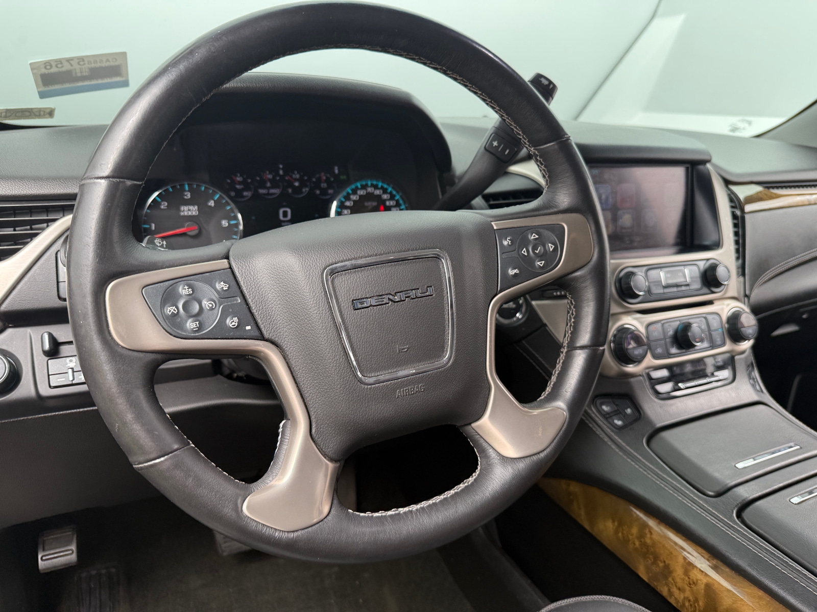 Thumbnail: 2017 GMC Yukon XL - 4