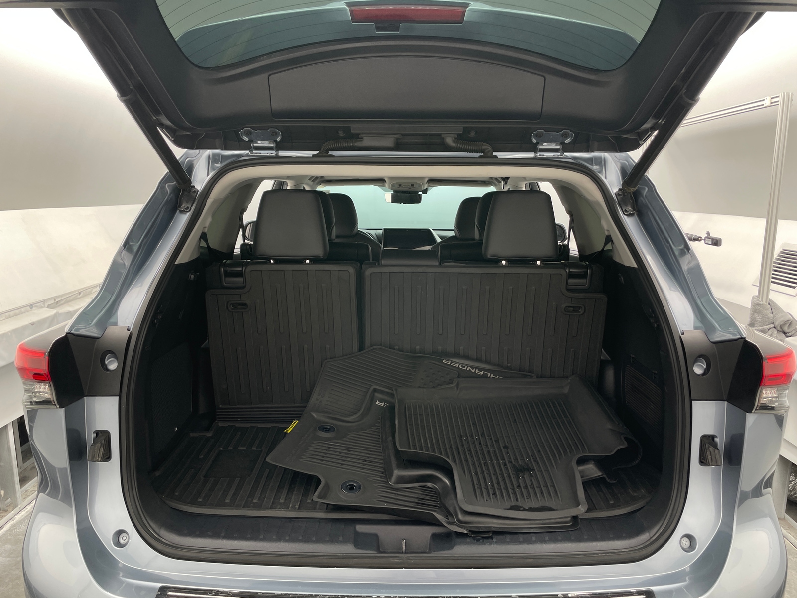 Thumbnail: 2020 Toyota Highlander - 6