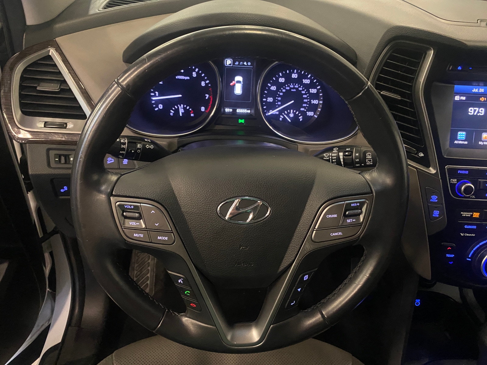 Thumbnail: 2017 Hyundai Santa Fe - 4