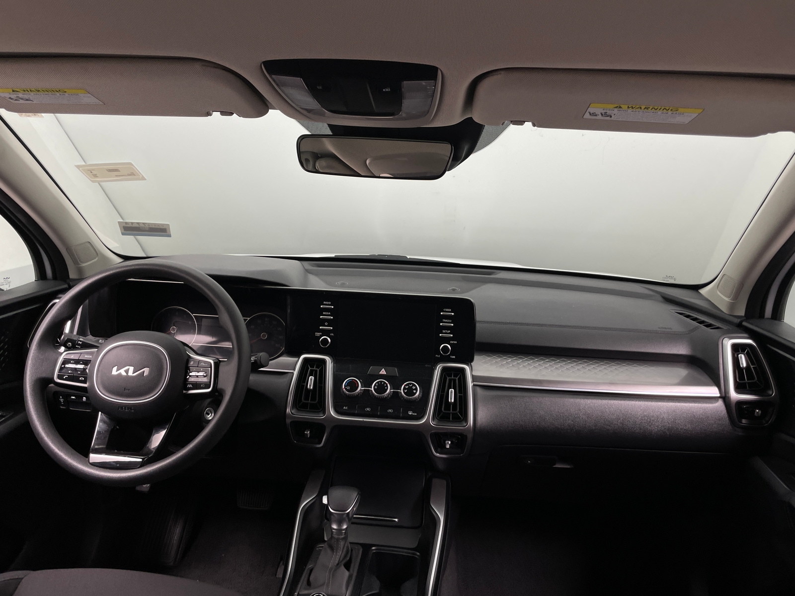 Thumbnail: 2023 Kia Sorento - 3