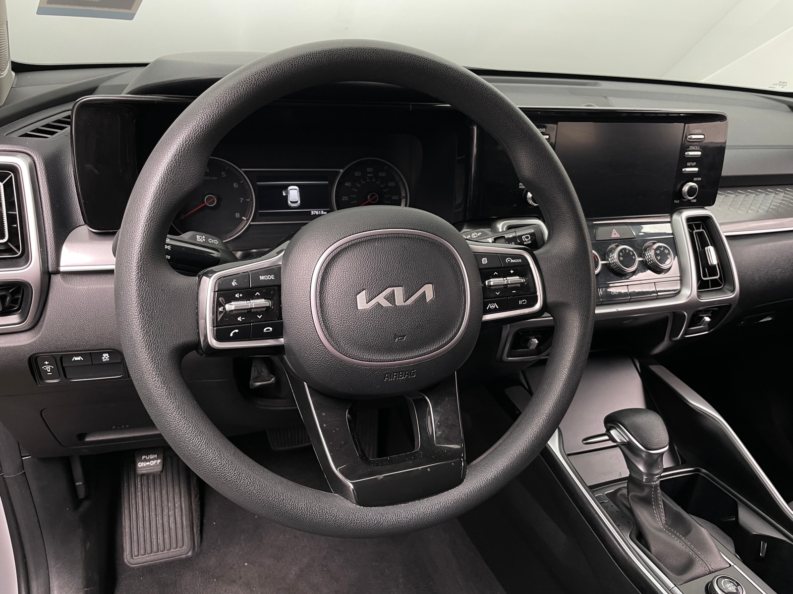 Thumbnail: 2023 Kia Sorento - 5