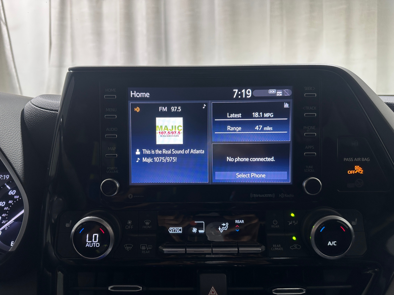 Thumbnail: 2021 Toyota Highlander - 4