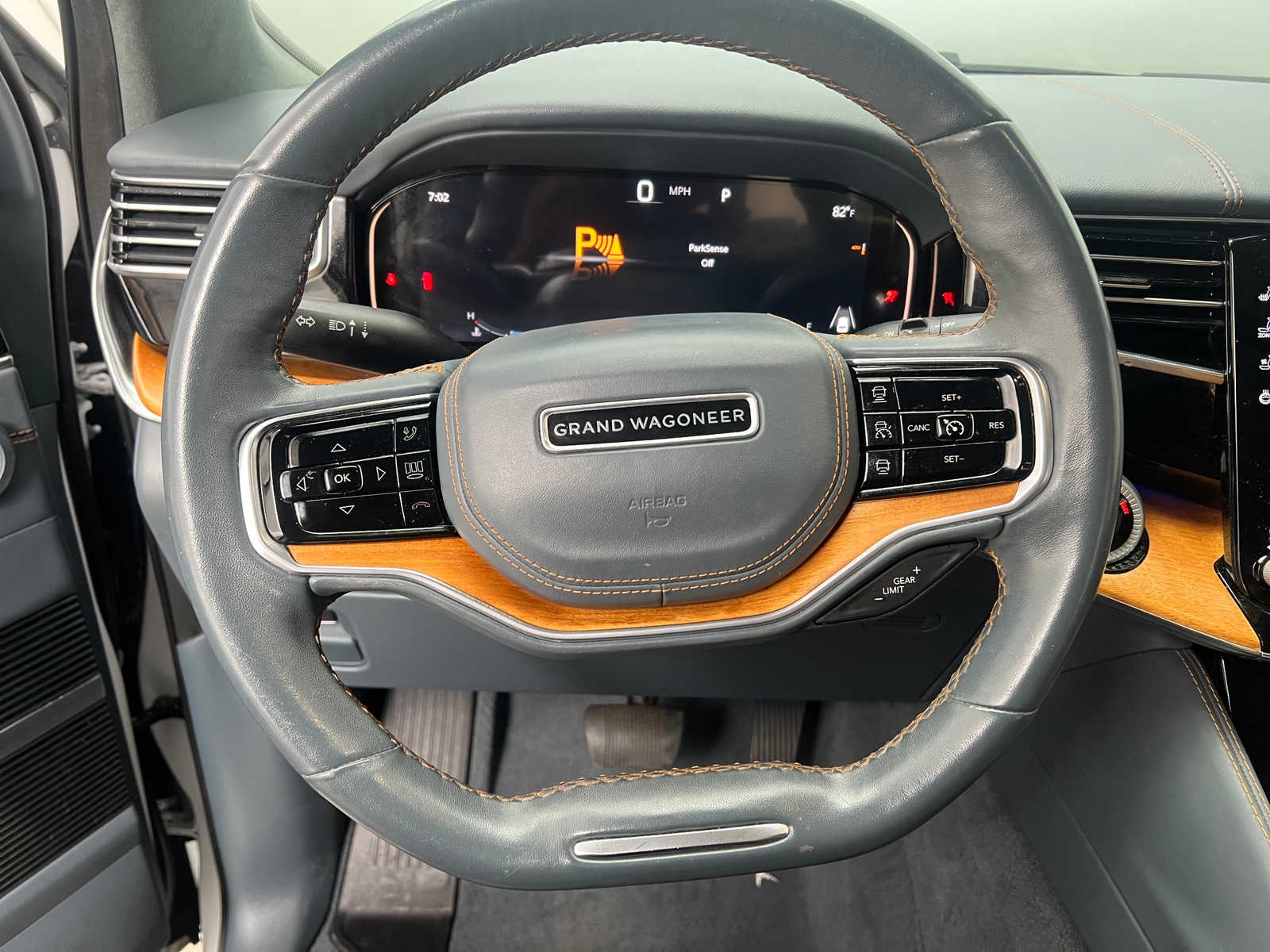 Thumbnail: 2023 Jeep Grand Wagoneer - 4