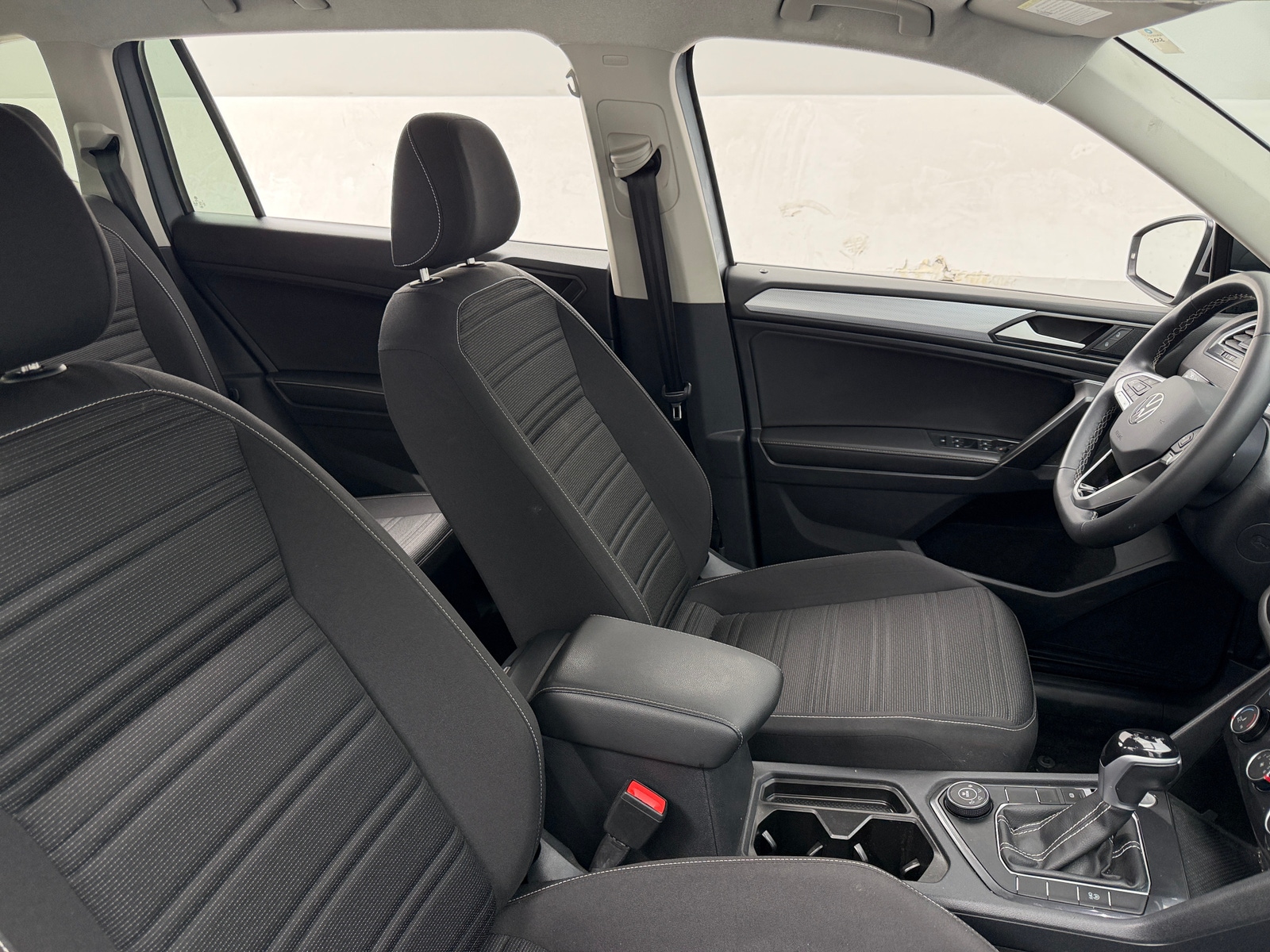 Thumbnail: 2023 Volkswagen Tiguan - 2