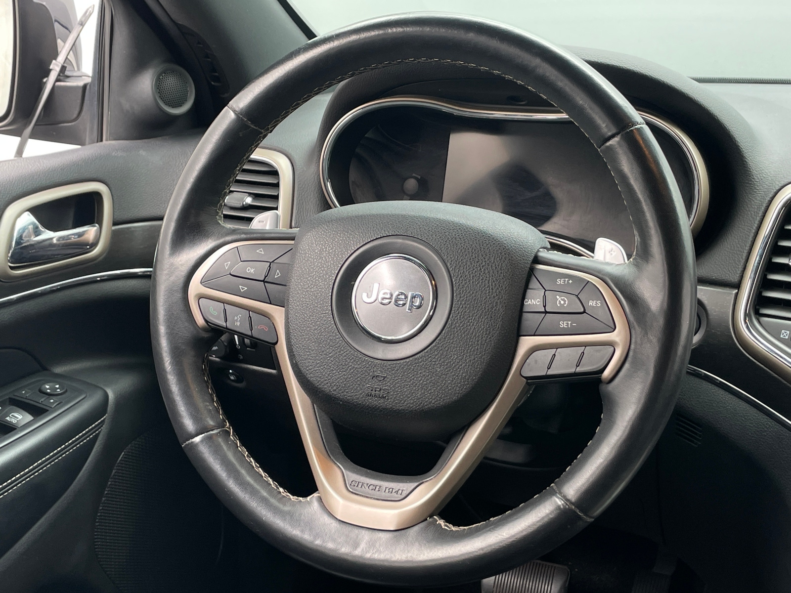 Thumbnail: 2016 Jeep Grand Cherokee - 4