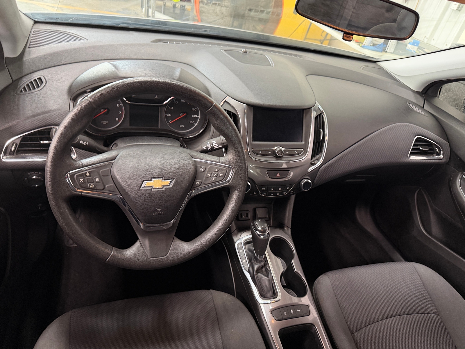 Thumbnail: 2019 Chevrolet Cruze - 3
