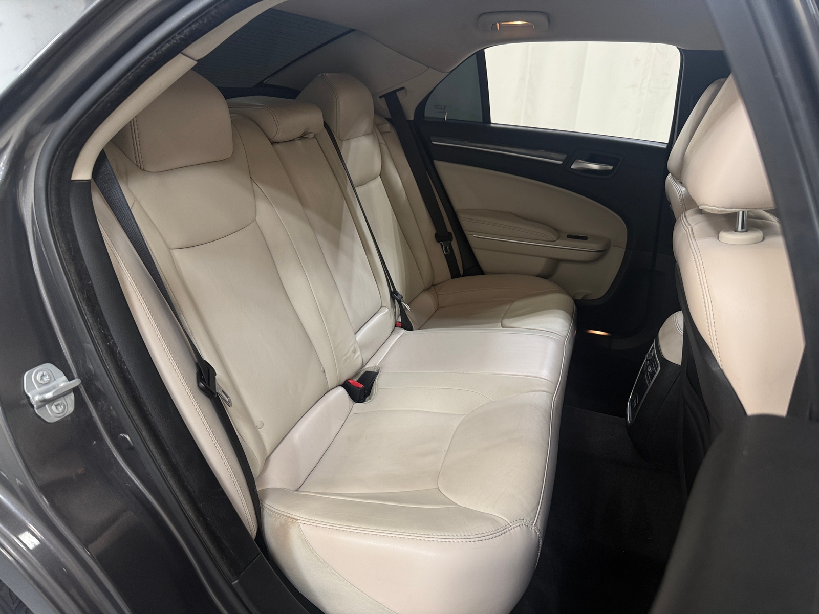 Thumbnail: 2017 Chrysler 300 - 5
