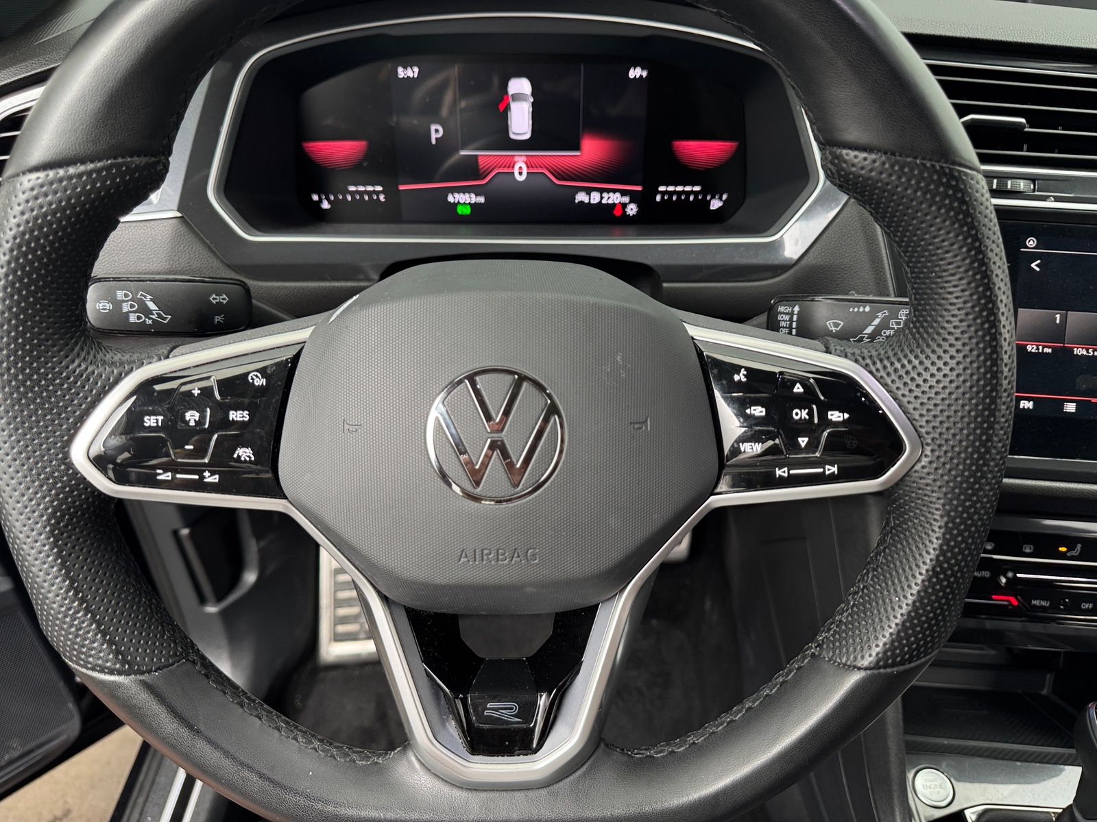 Thumbnail: 2023 Volkswagen Tiguan - 4