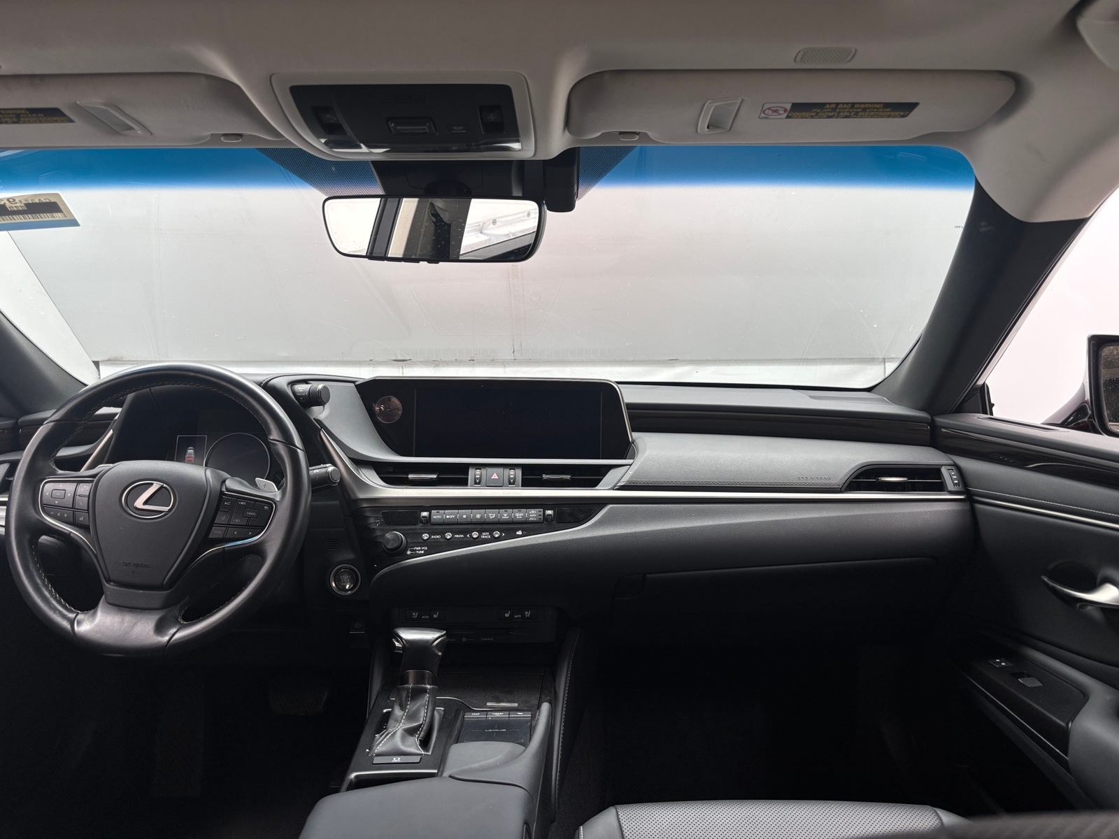 Thumbnail: 2019 Lexus ES - 3