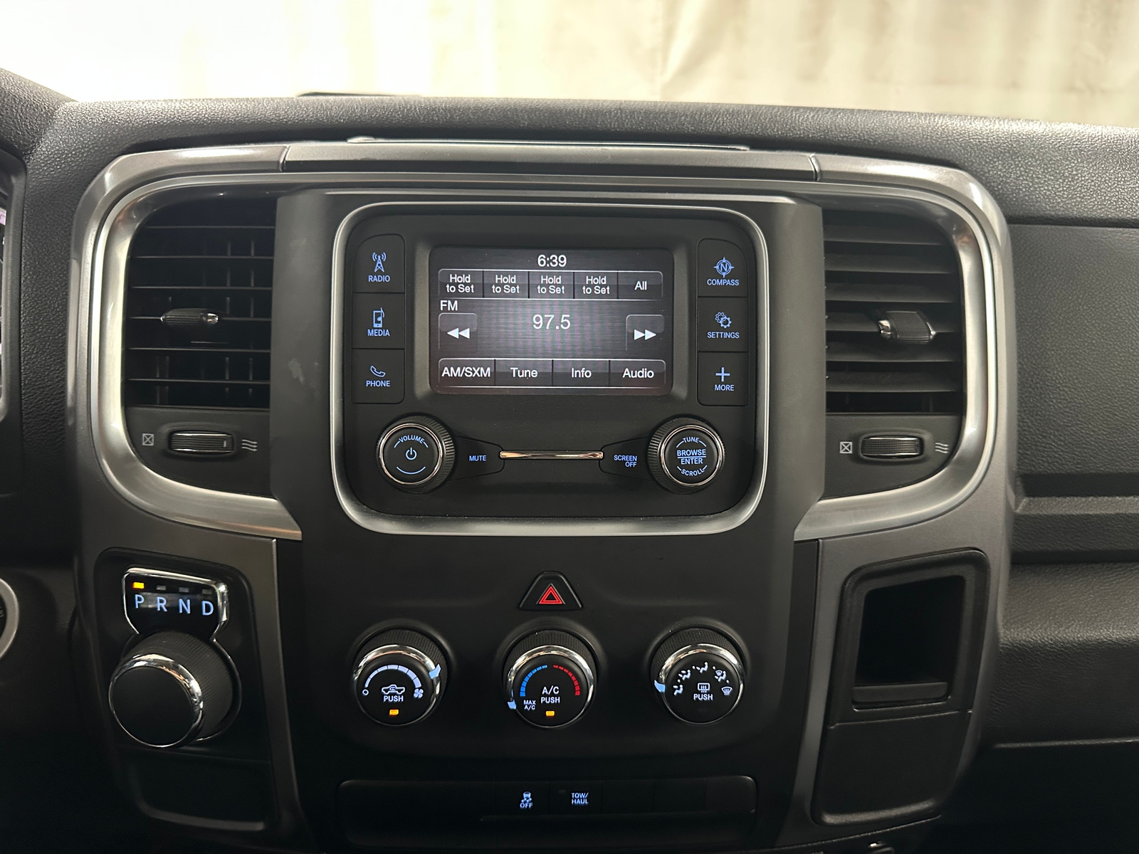 Thumbnail: 2024 RAM 1500 Classic - 4