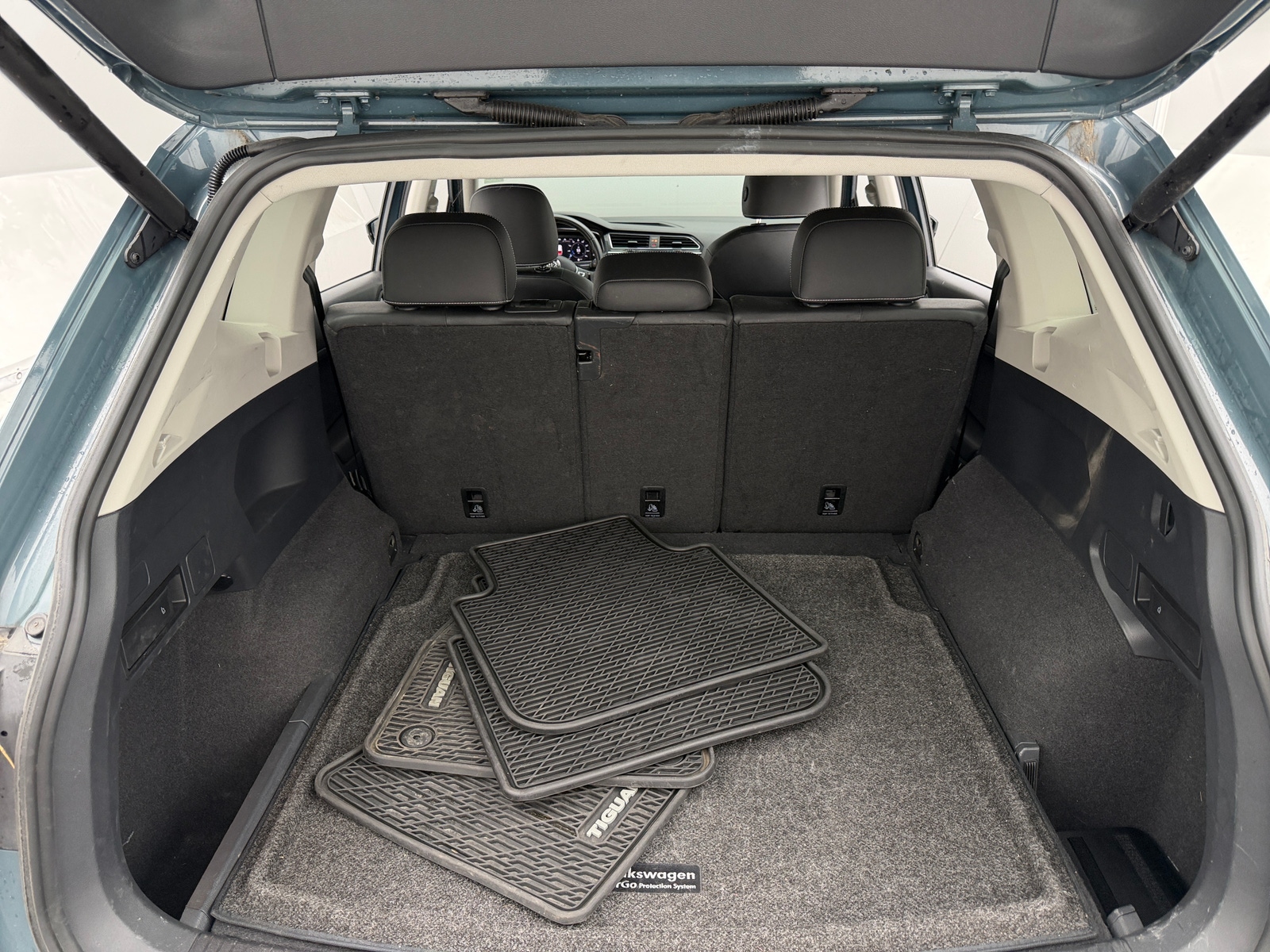 Thumbnail: 2021 Volkswagen Tiguan - 6