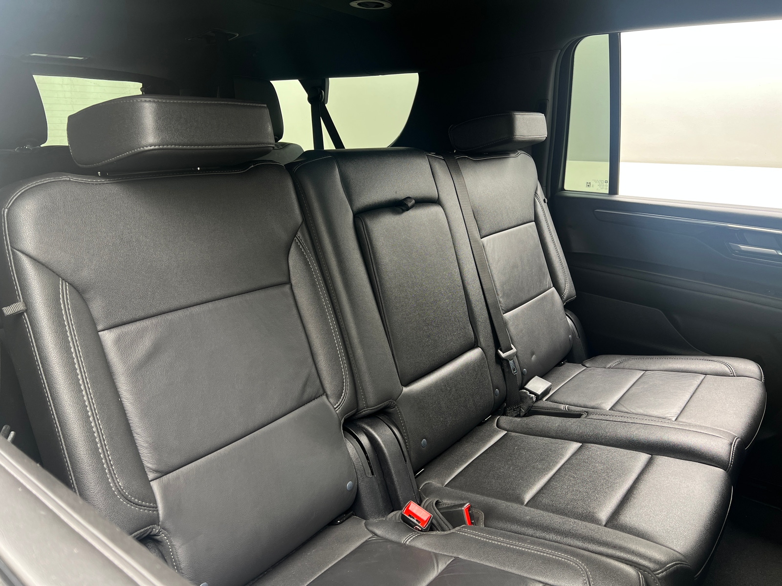 Thumbnail: 2025 Chevrolet Suburban - 5