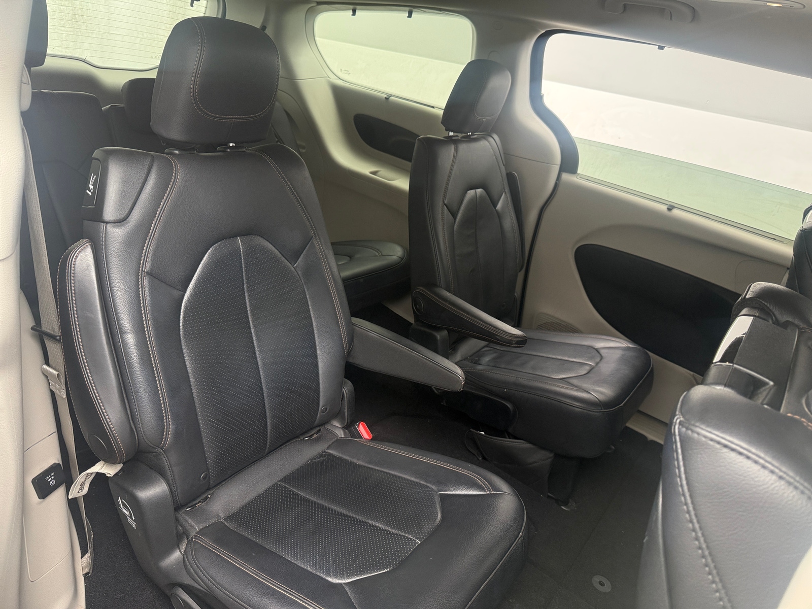 Thumbnail: 2017 Chrysler Pacifica - 5