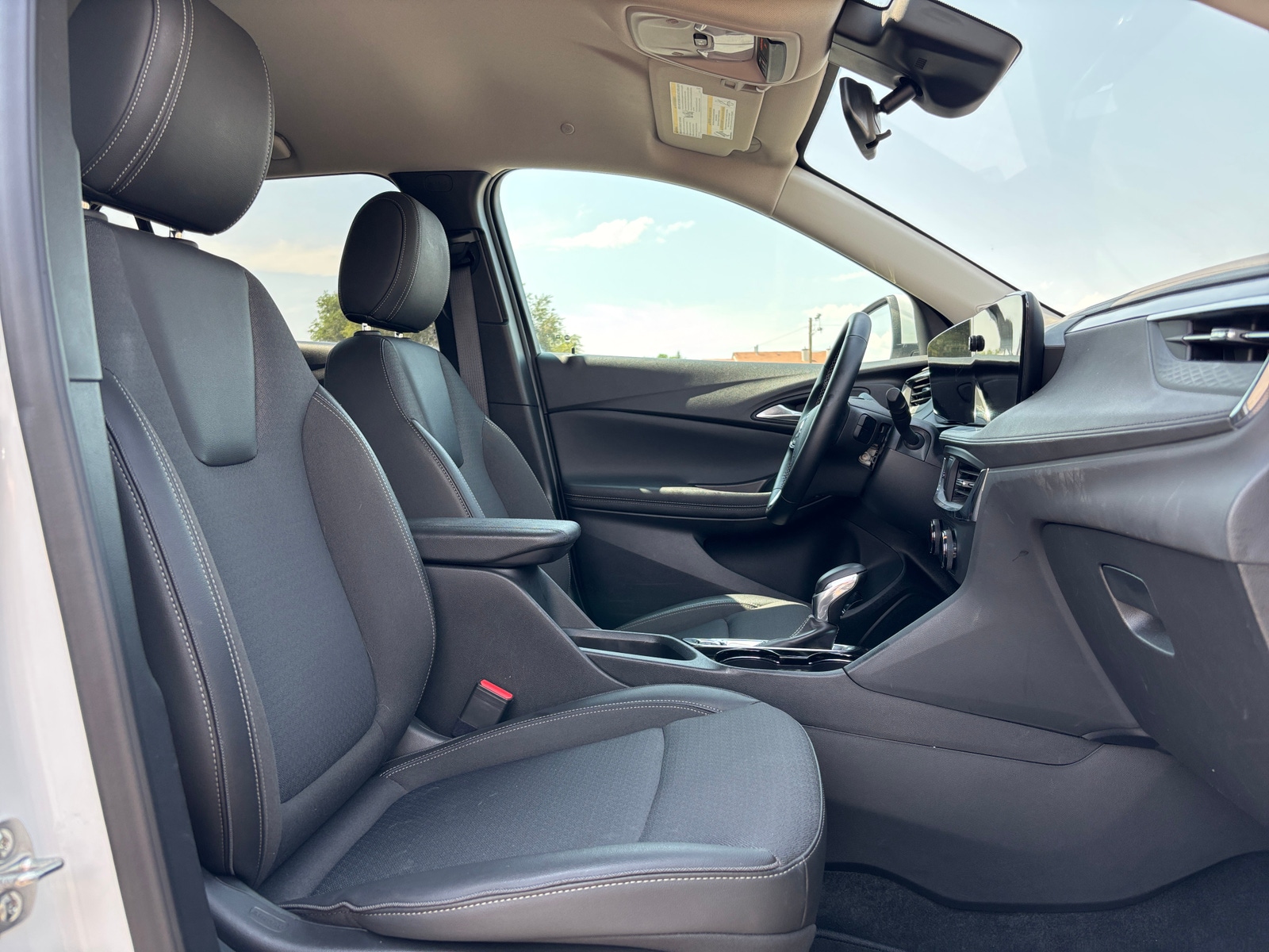 Thumbnail: 2025 Buick Encore GX - 2