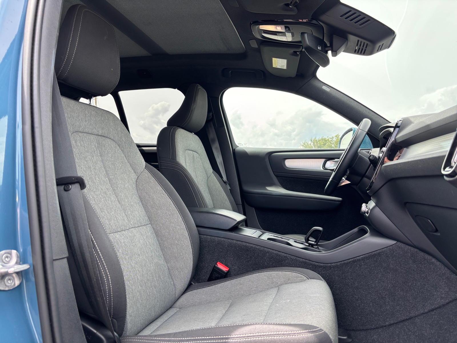 Thumbnail: 2024 Volvo XC40 - 2