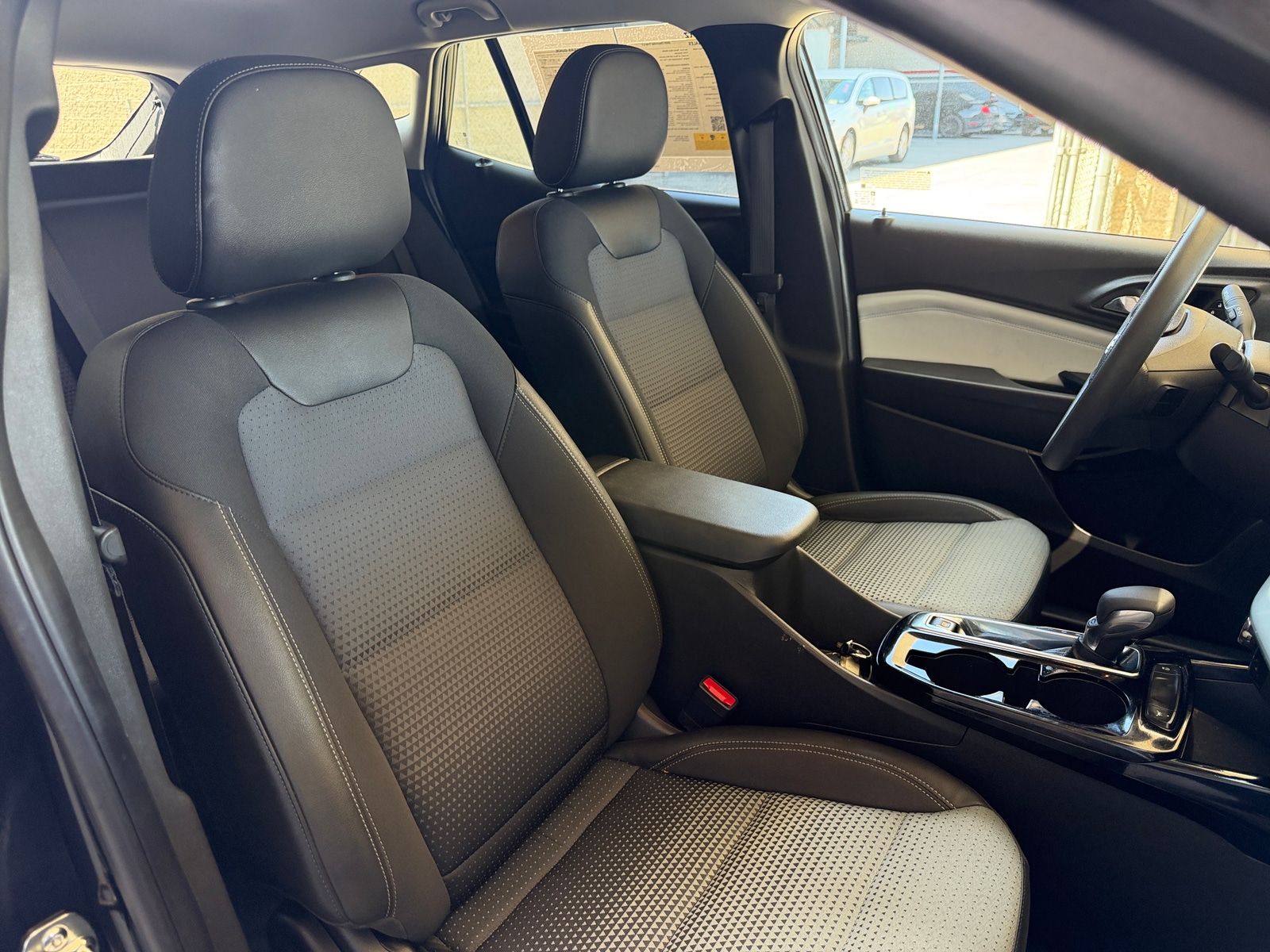 Thumbnail: 2025 Chevrolet Trax - 2