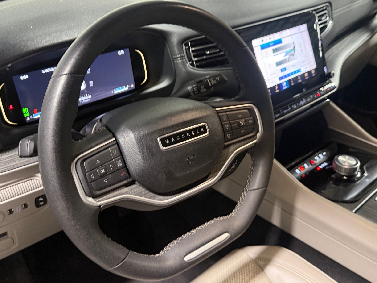 Thumbnail: 2024 Jeep Wagoneer - 4